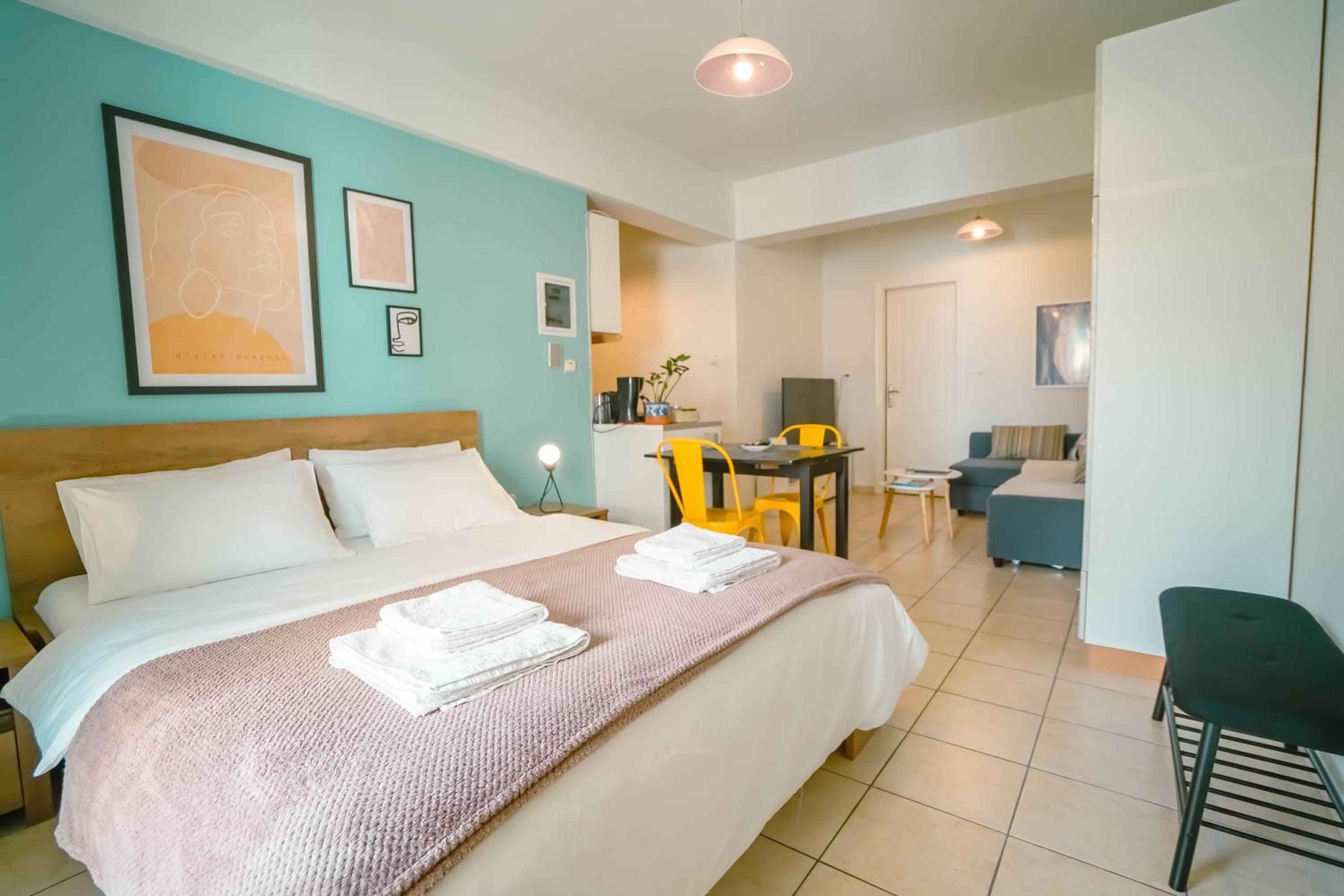 Hotel Cozy Couple Retreat - Image 1