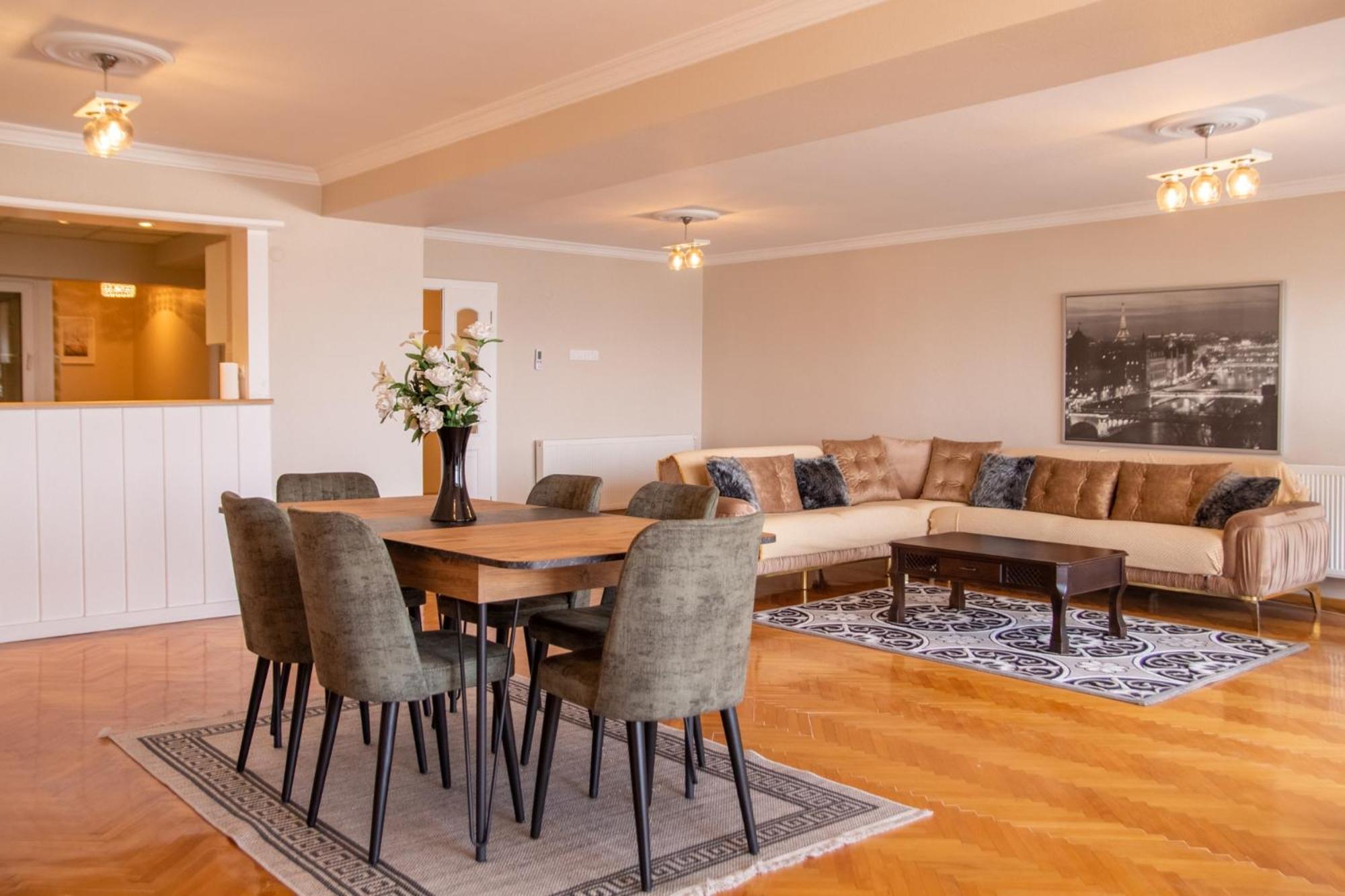 Spacious Flat with Sea View in İzmir Karsiyaka photo 2