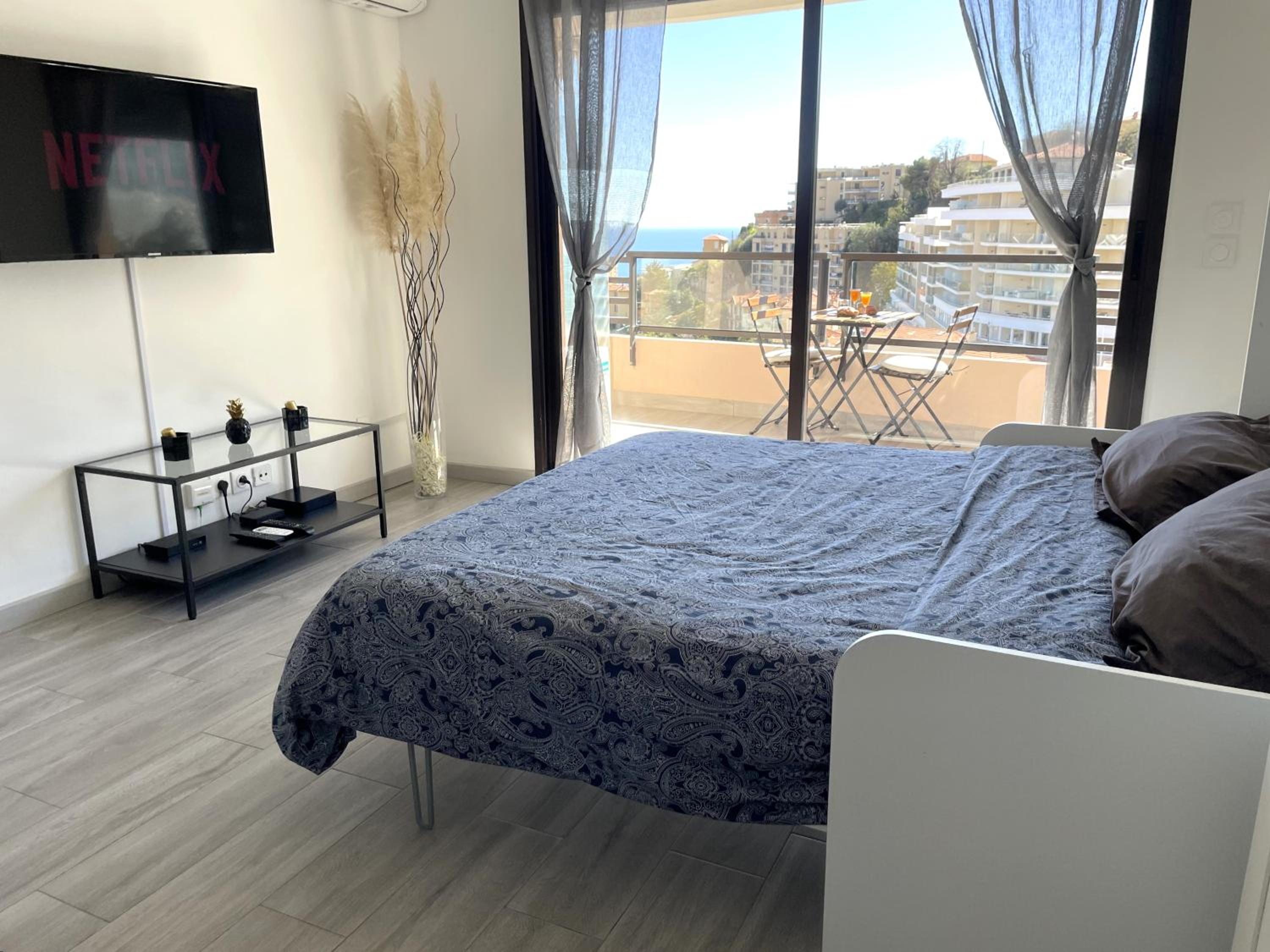 NEW Studio, Pool and Sea View • Close to Monaco view 3