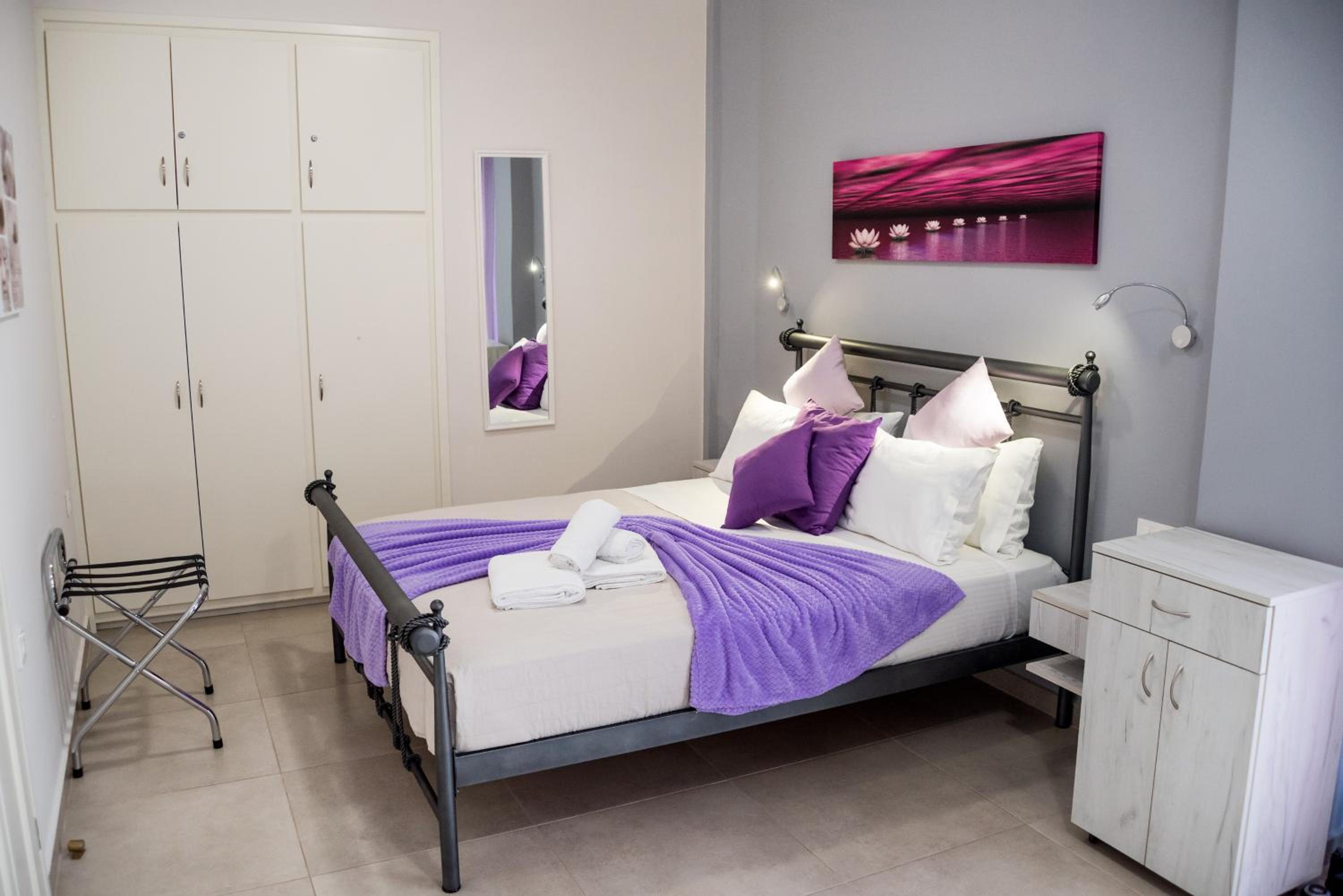 PargaLand Studios & Apartments
