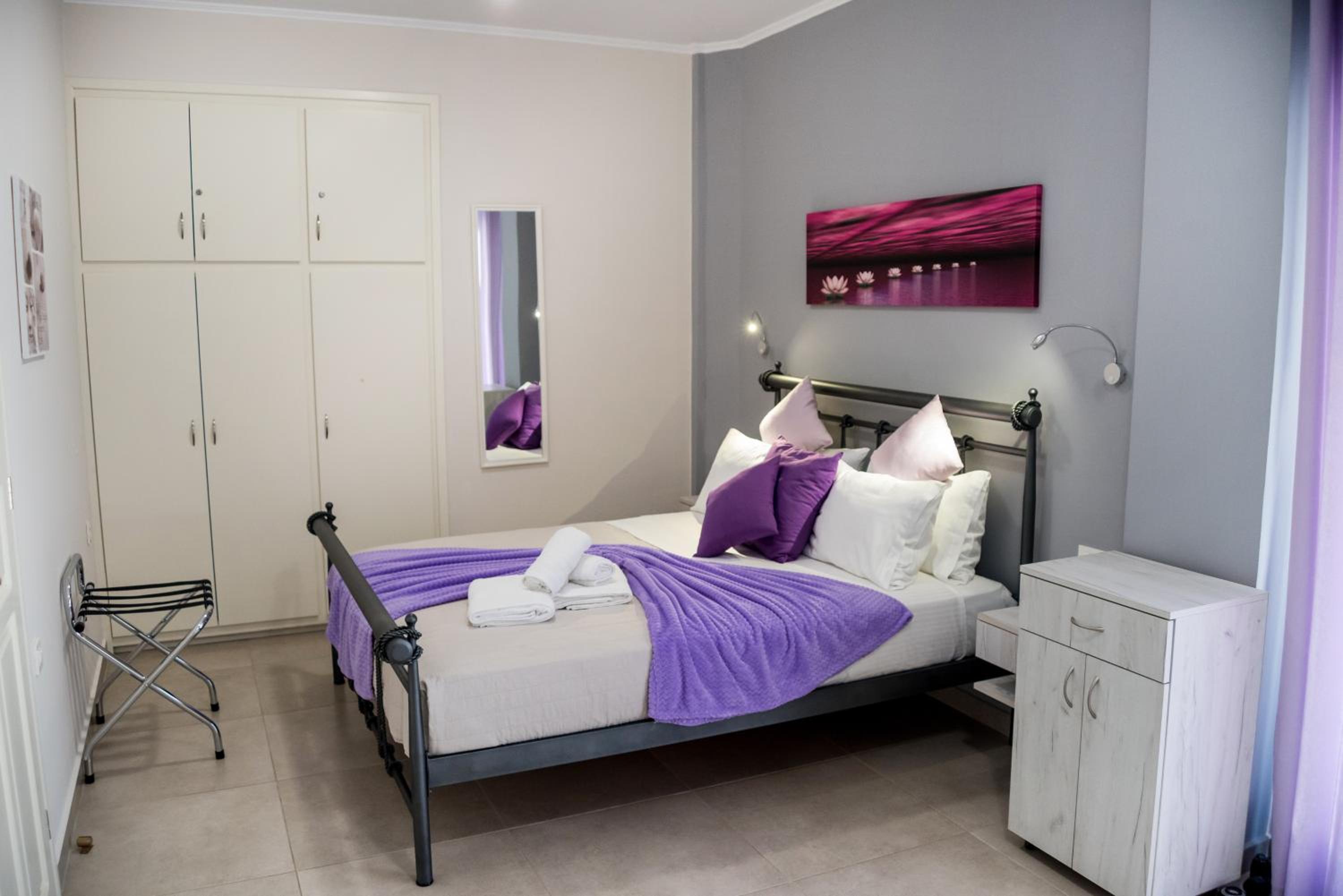 PargaLand Studios & Apartments