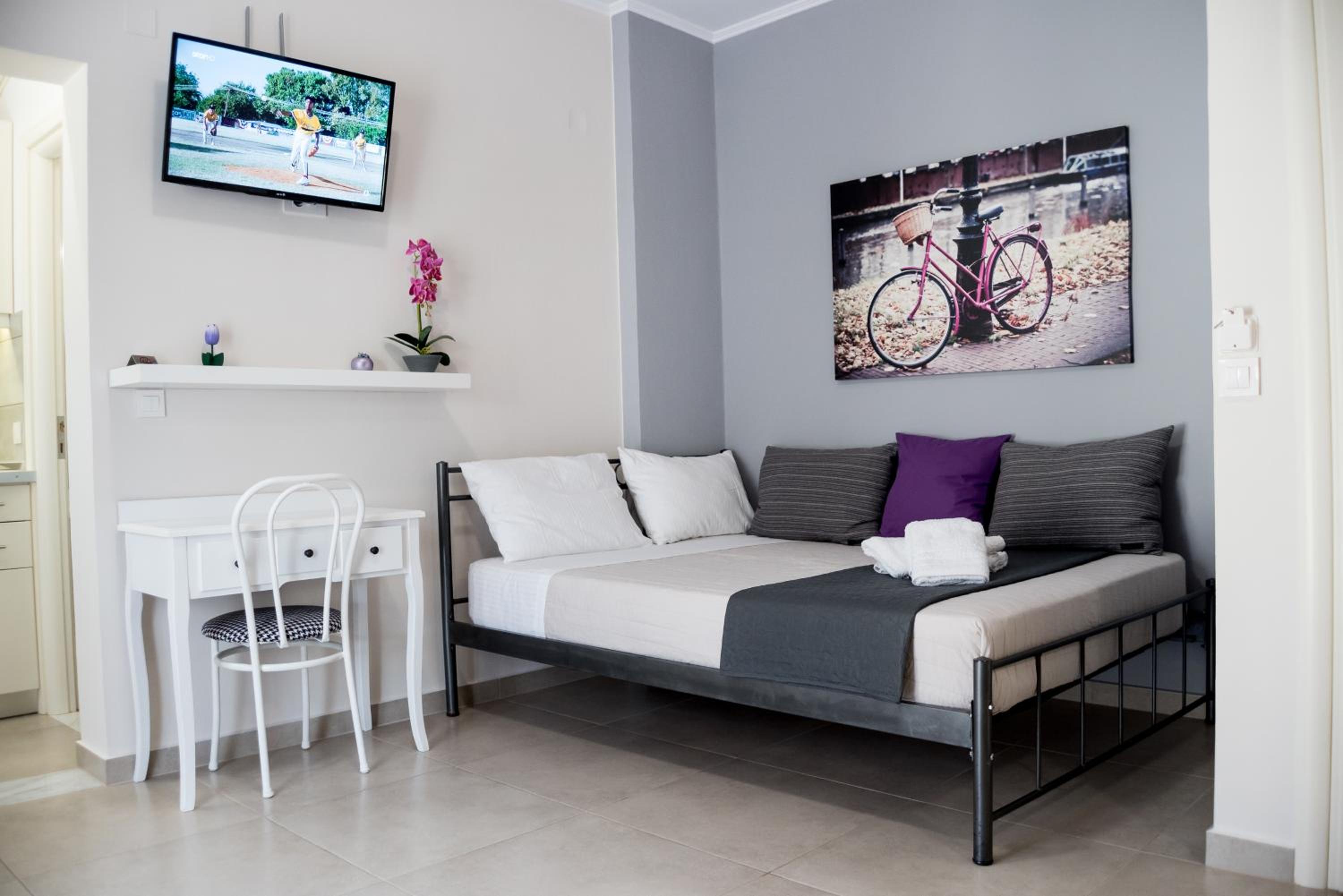PargaLand Studios & Apartments