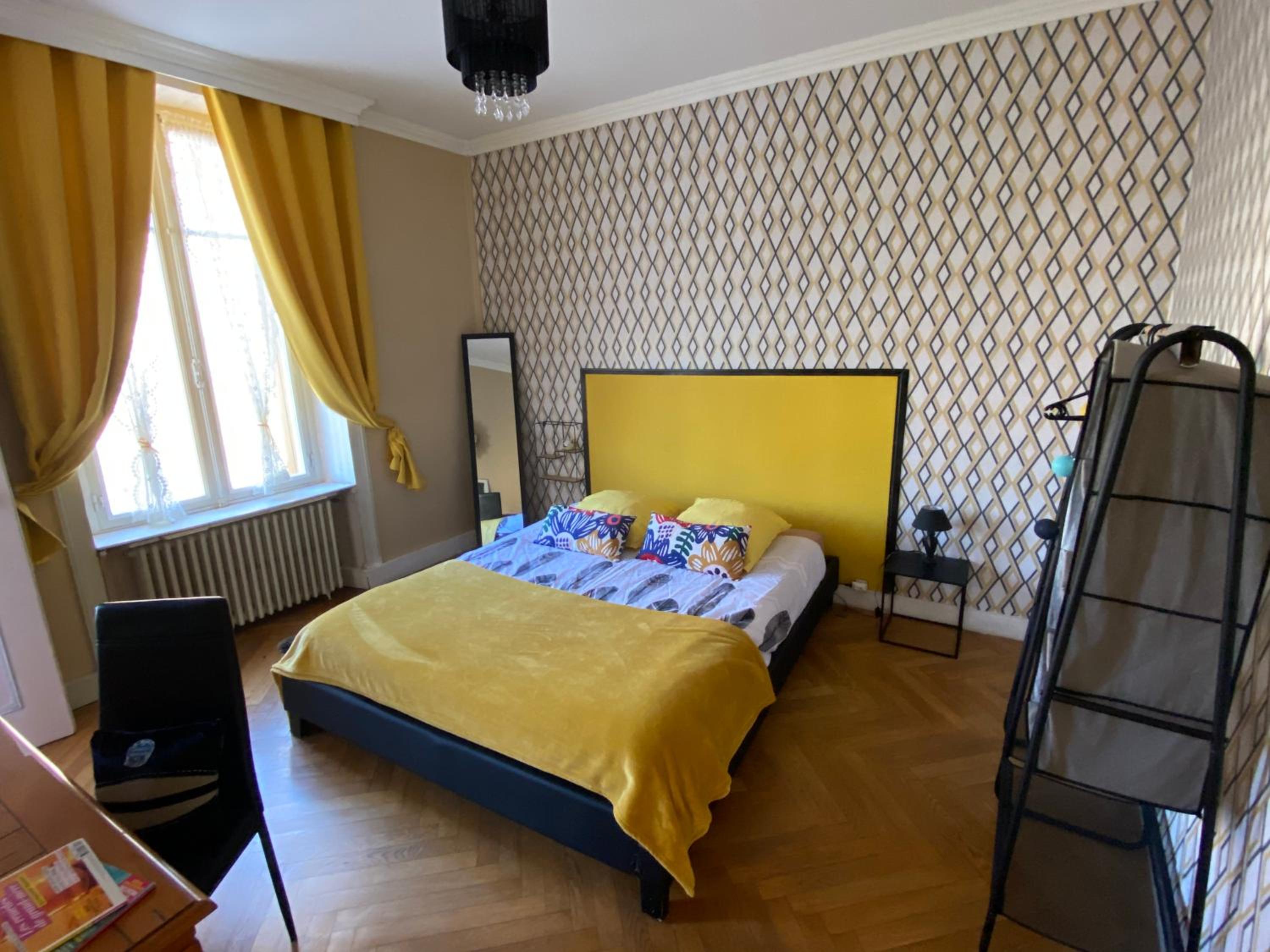 Chambre Hote Urban Chic proche Bagnoles SDD privative au Calme view 3