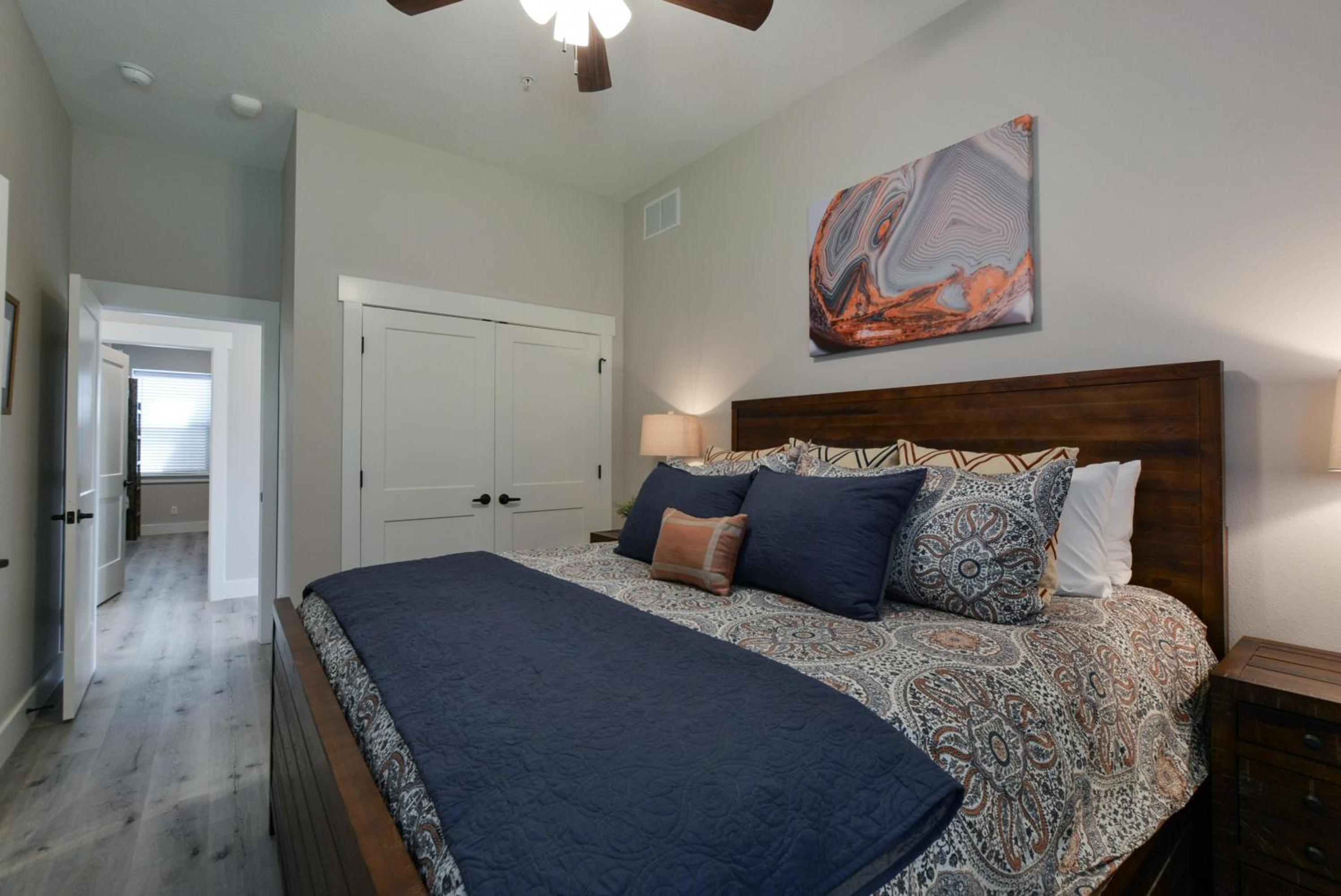 Journeys Remedy - Lake View - Closest To Indoor Pool - Sleeps 30 view 4