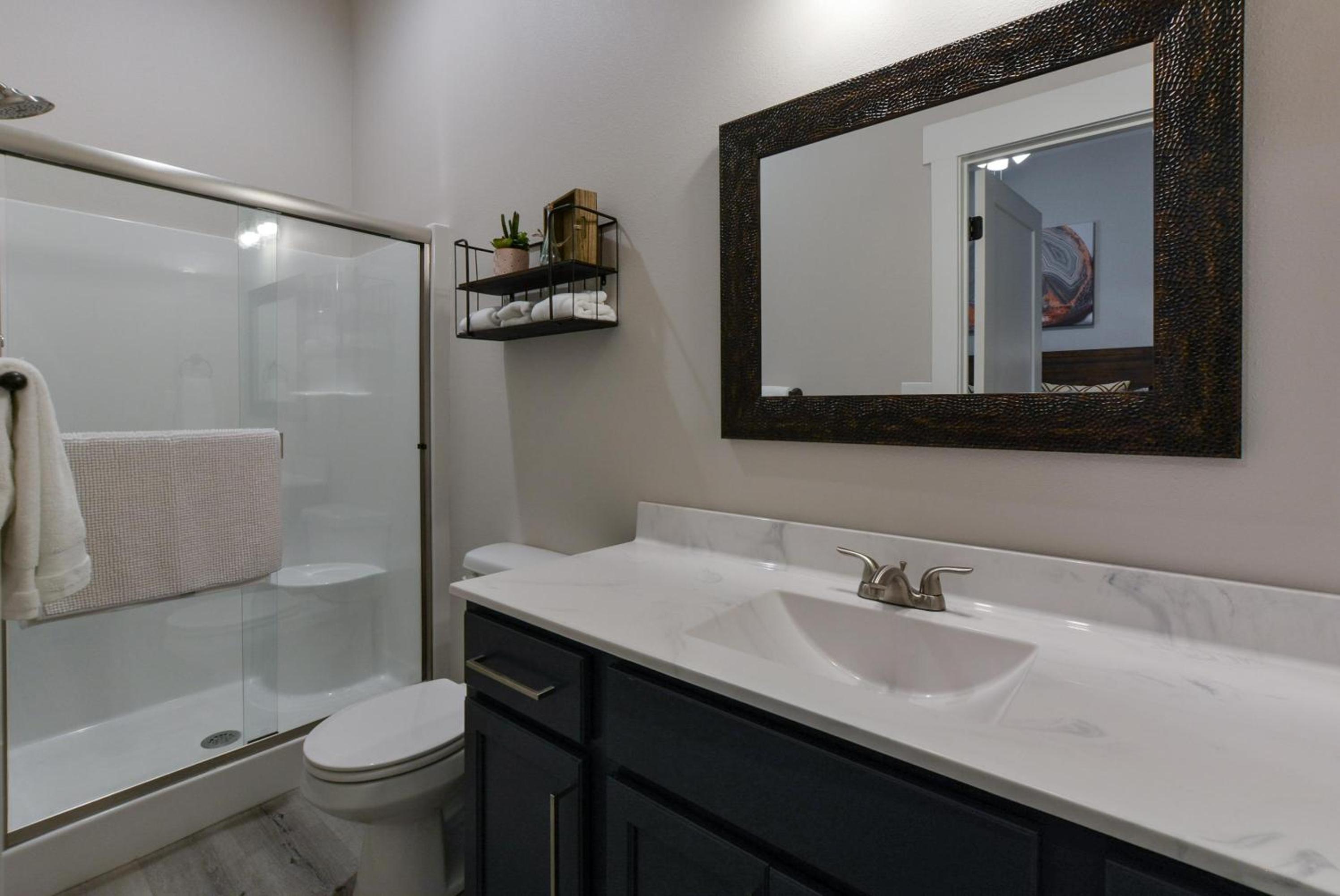 Journeys Remedy - Lake View - Closest To Indoor Pool - Sleeps 30