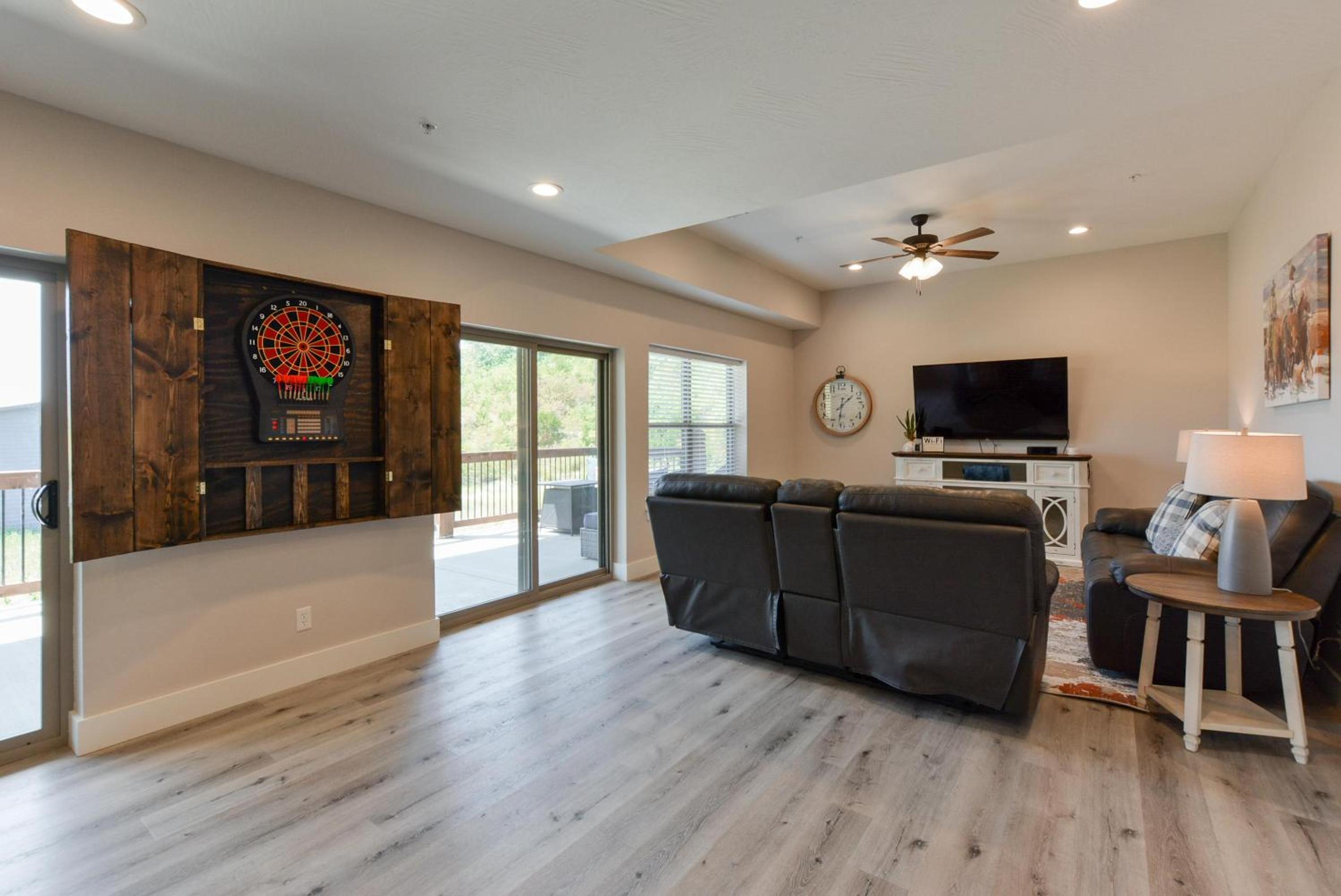 Journeys Remedy - Lake View - Closest To Indoor Pool - Sleeps 30