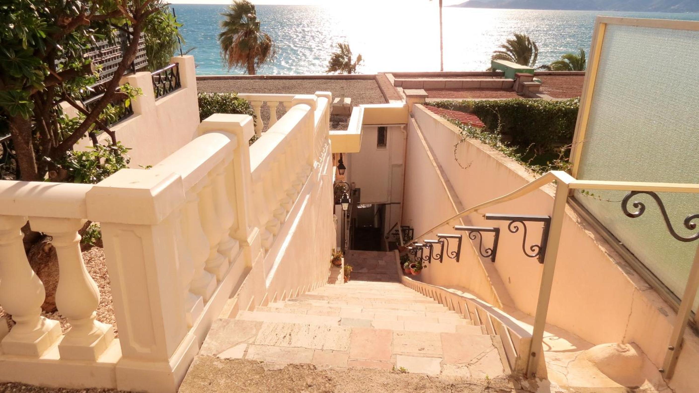 Sea View Apartment en Cannes