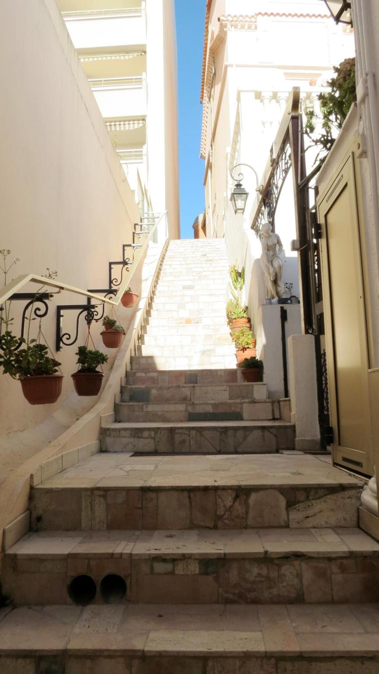 Sea View Apartment en Cannes