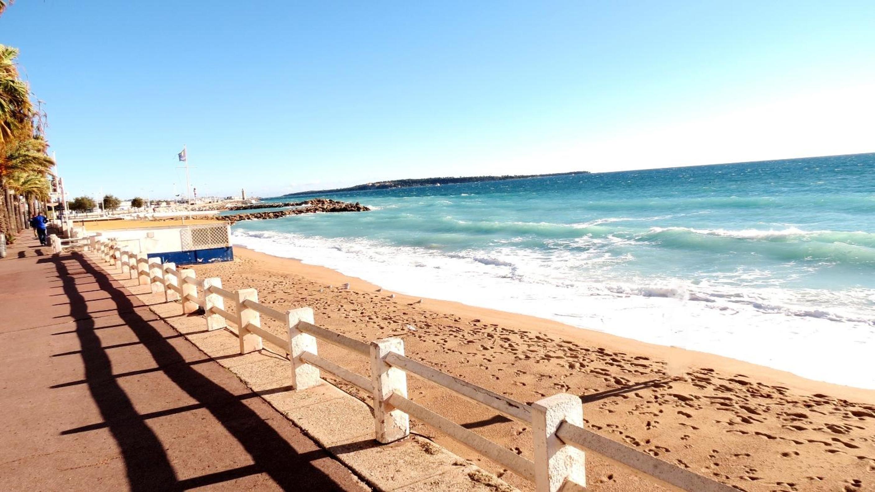 Sea View Apartment en Cannes