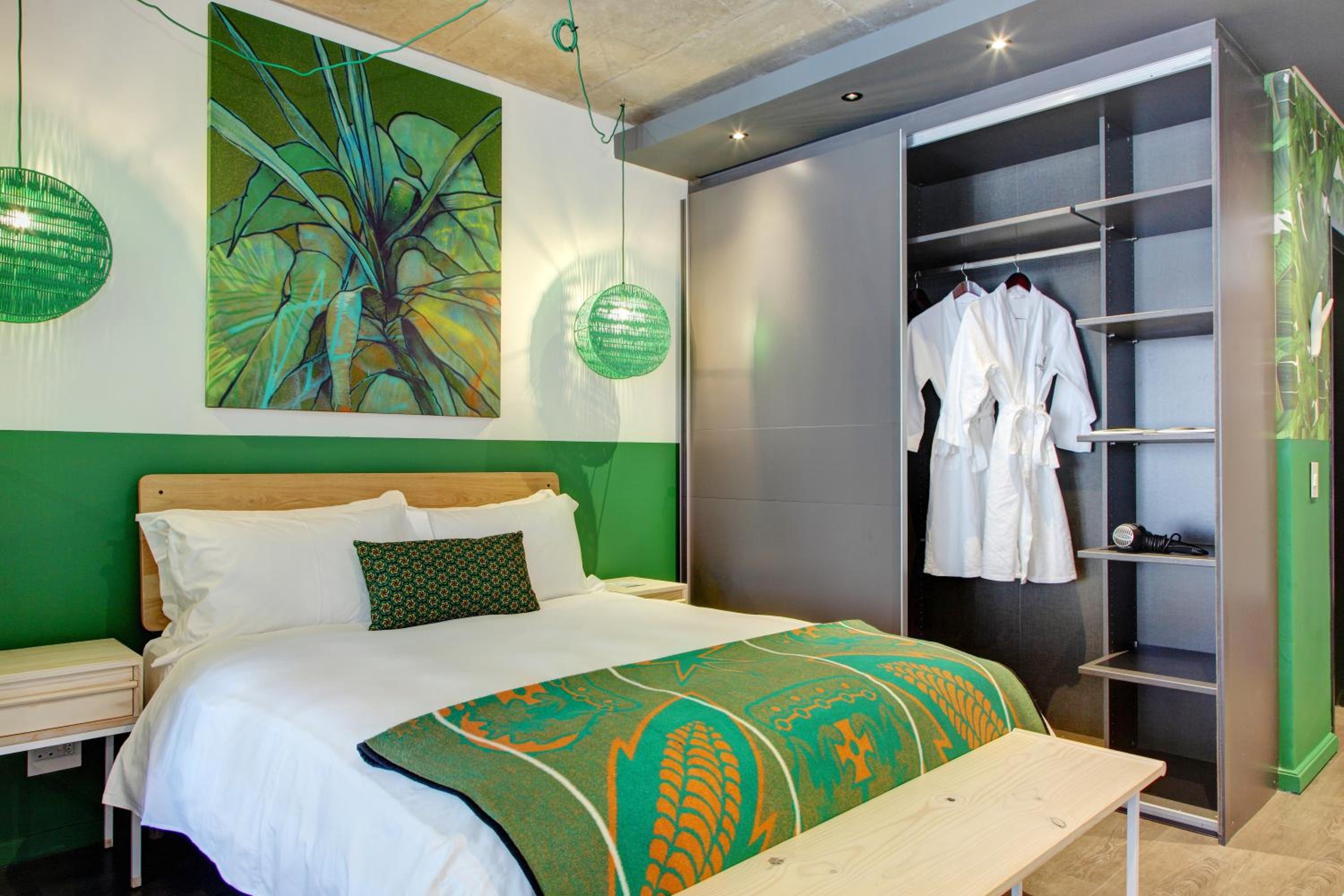 WEX1 Private Apartments by Perch Stays