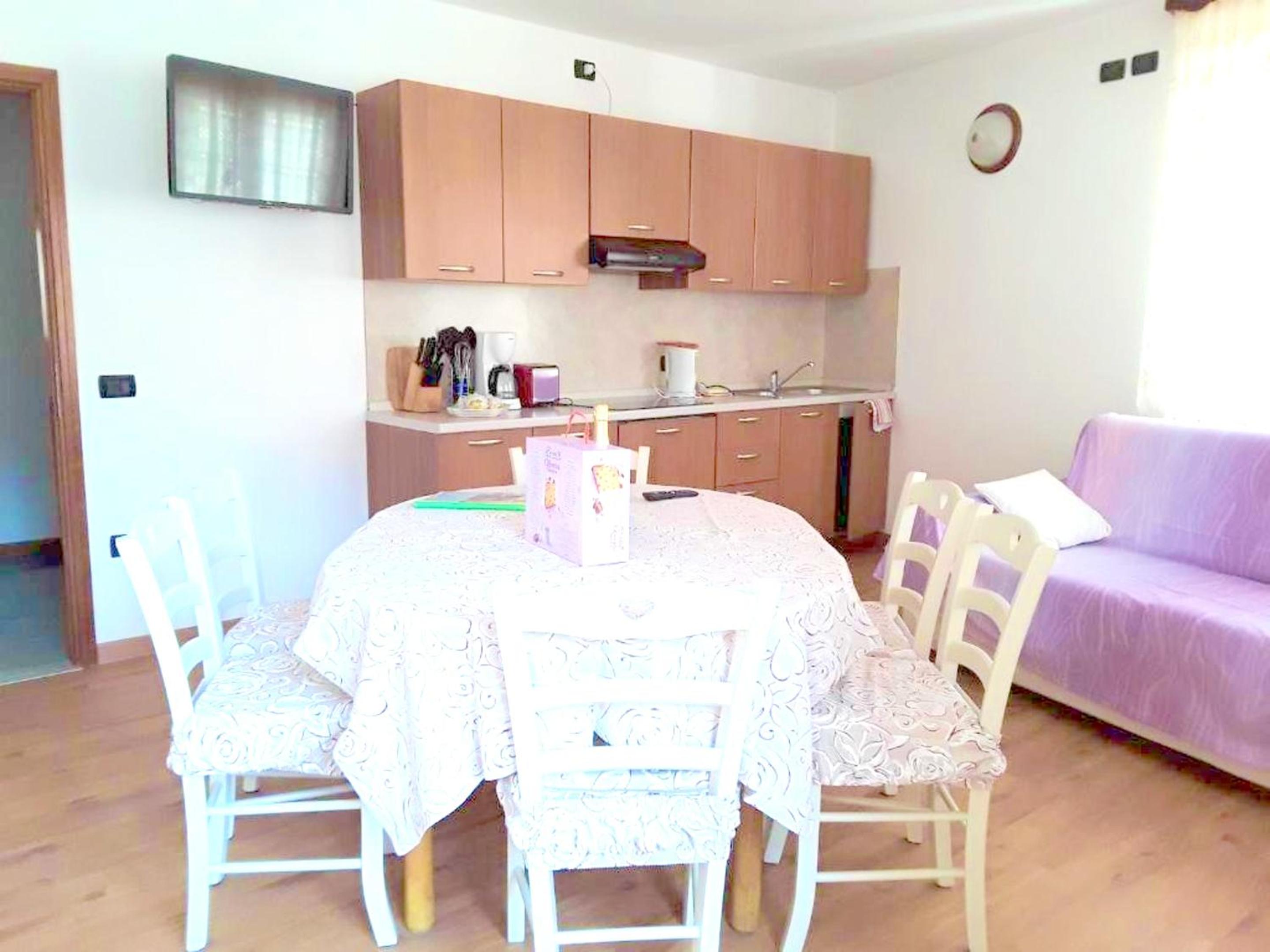 2 bedrooms appartement with furnished balcony and wifi at Prabione 8 km away from the beach photo 2