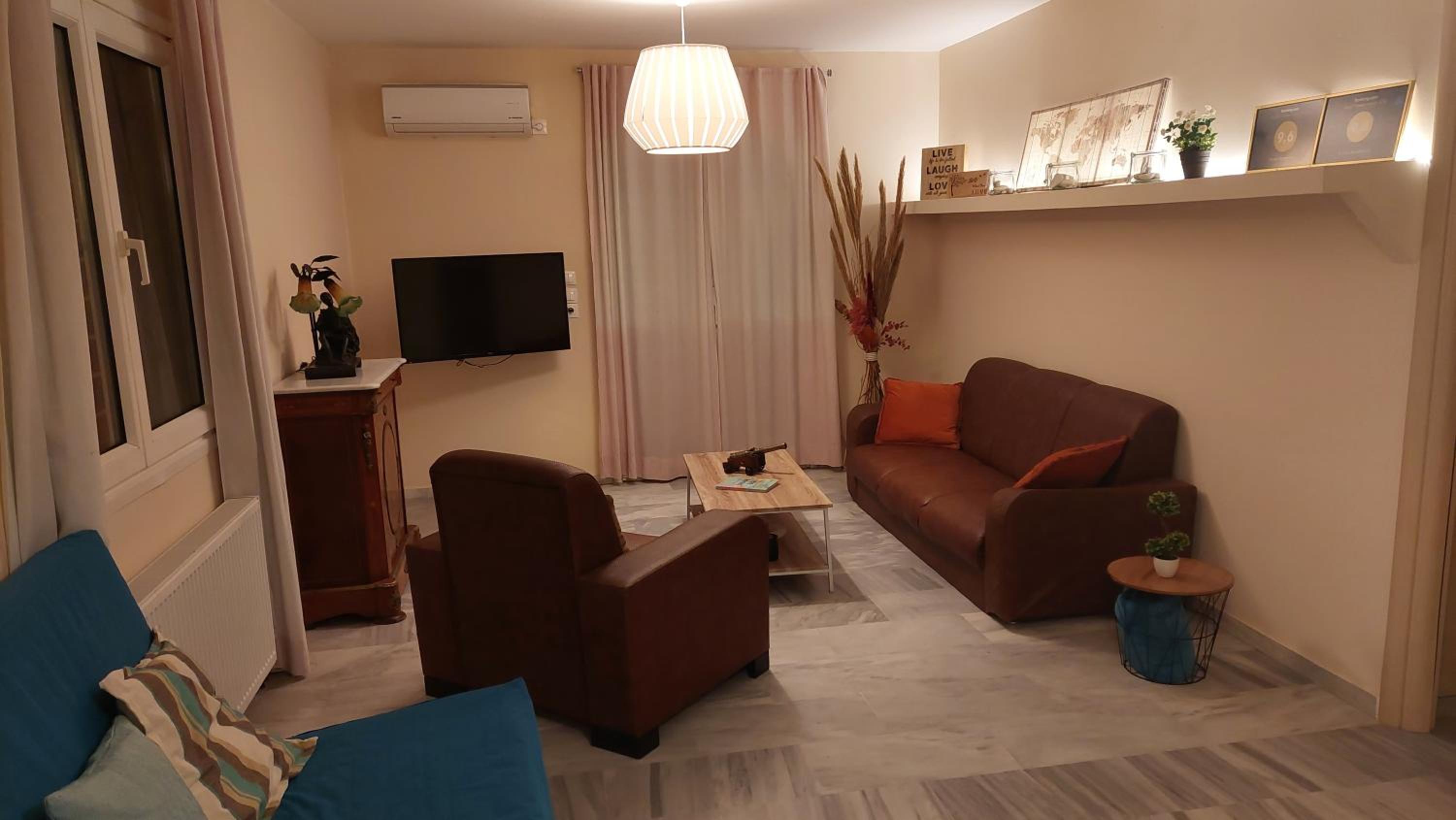 Krystal Apartment