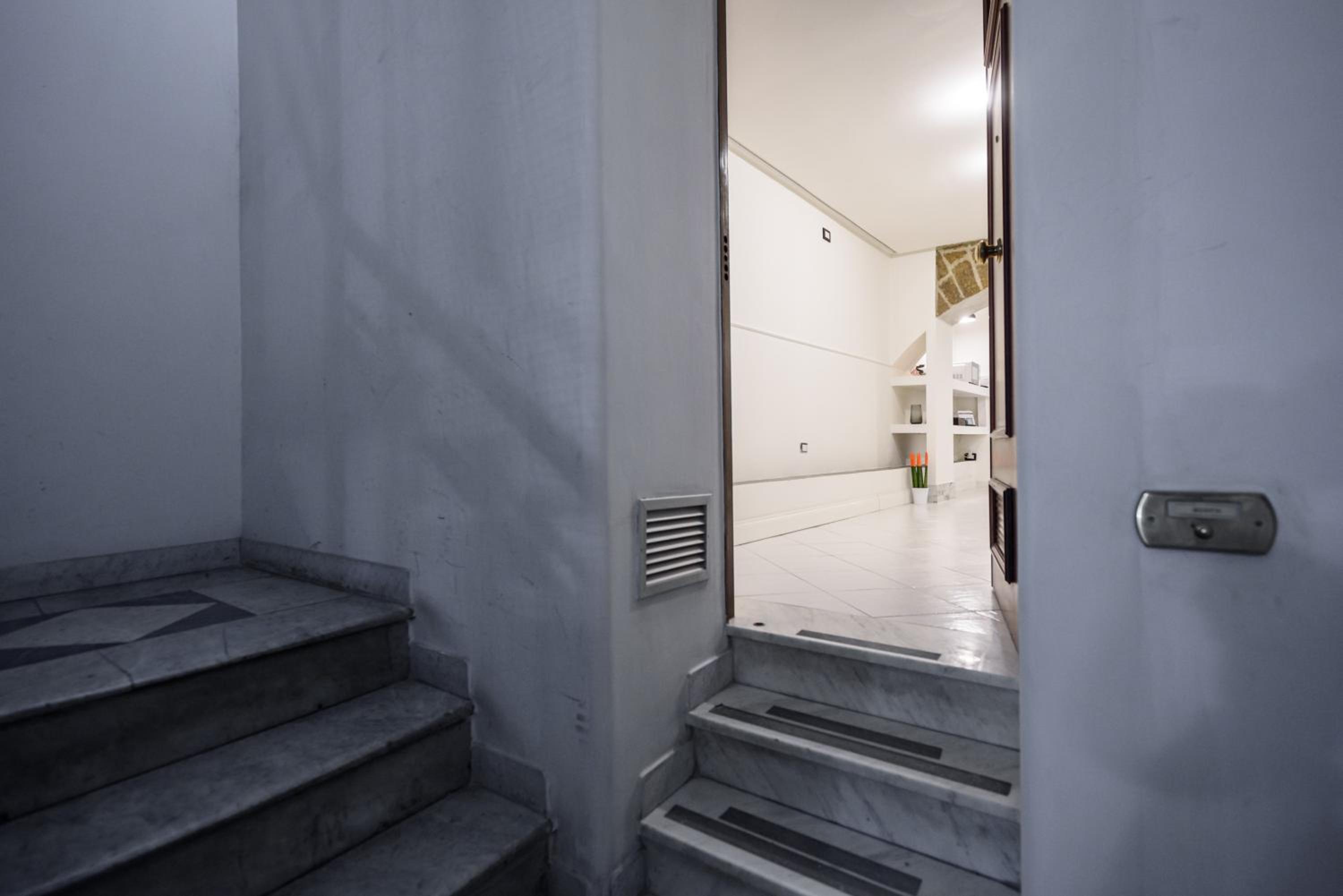 Via Bellini 44