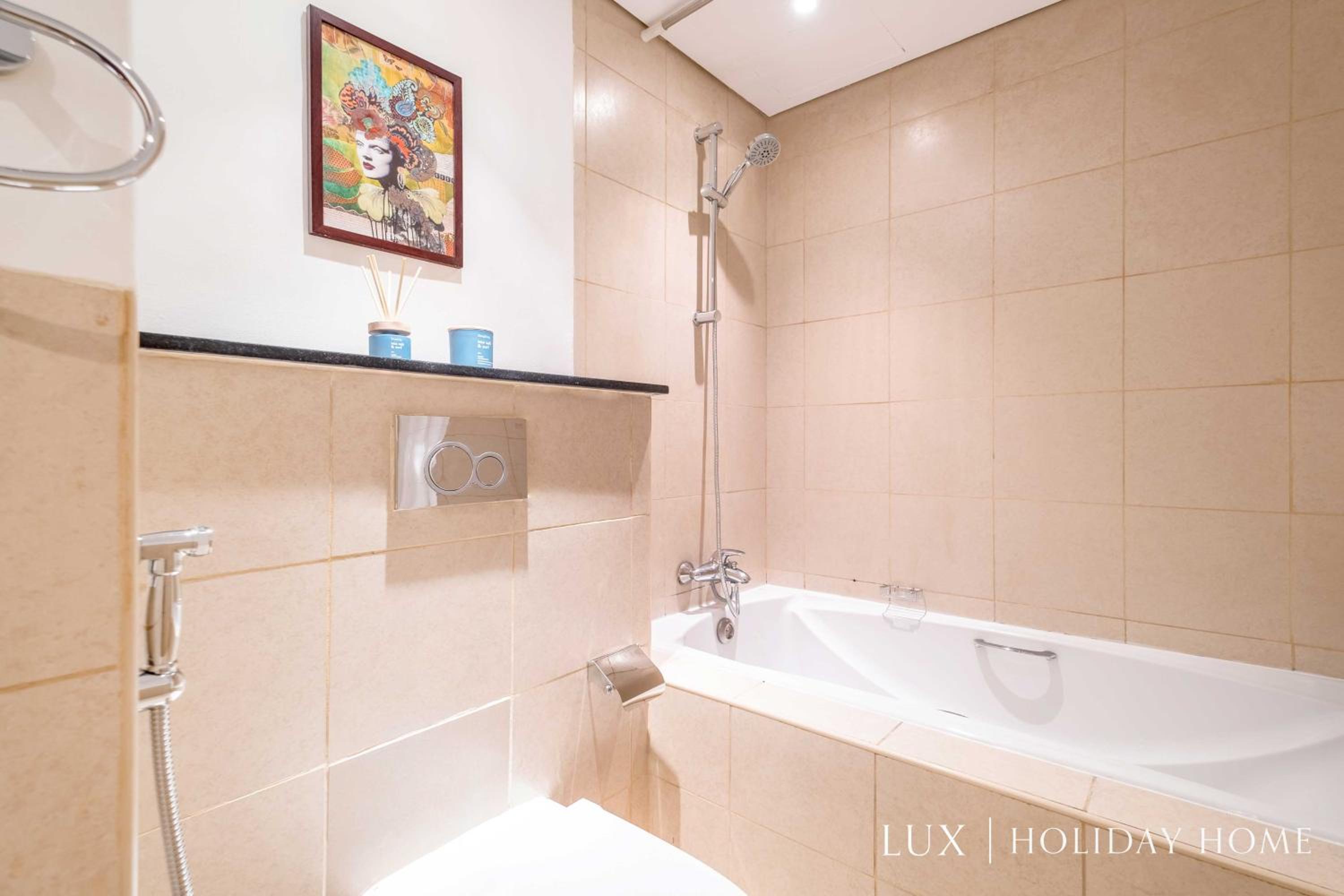 LUX The Downtown Boulevard Studio
