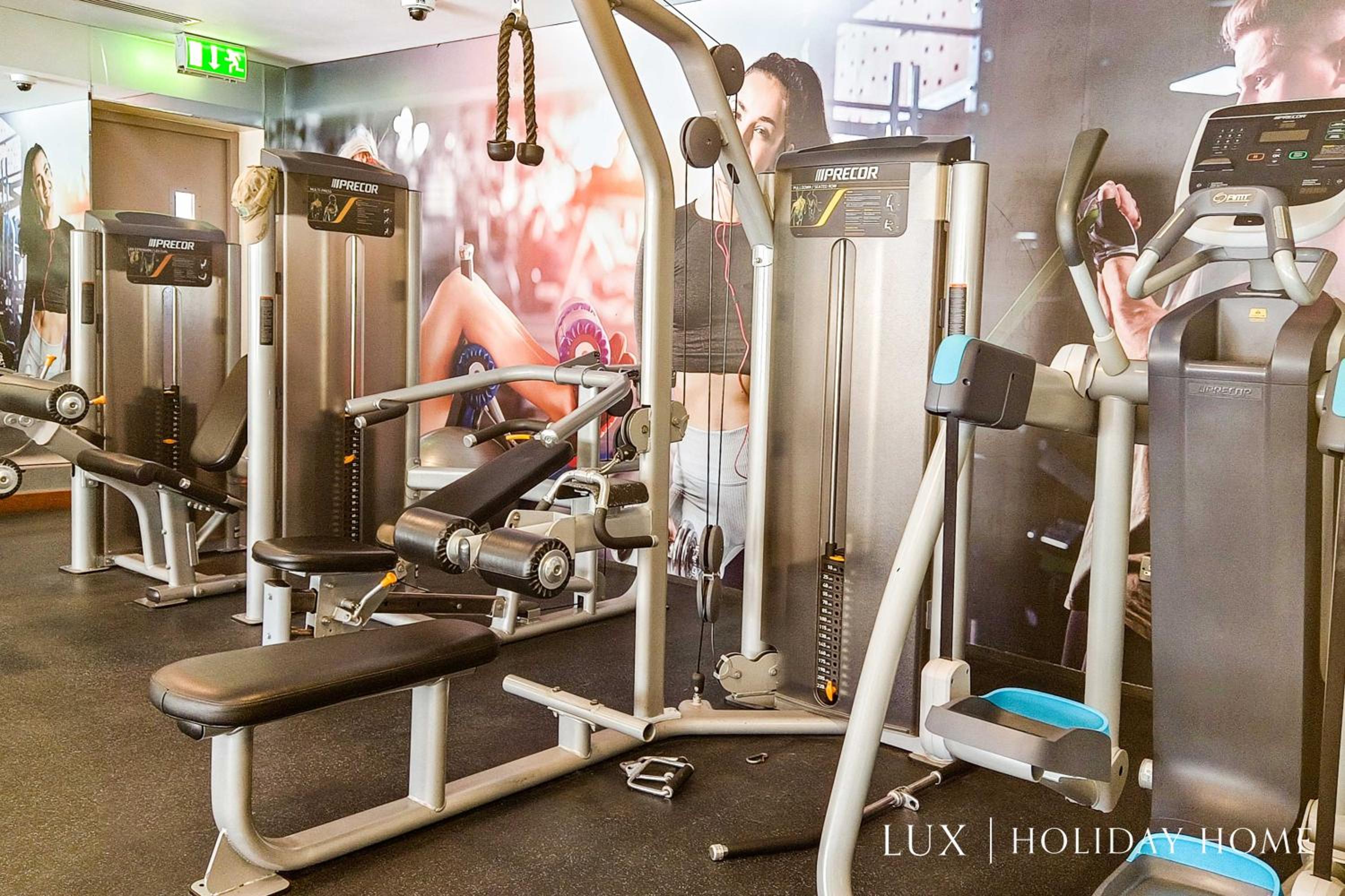LUX The Downtown Boulevard Studio