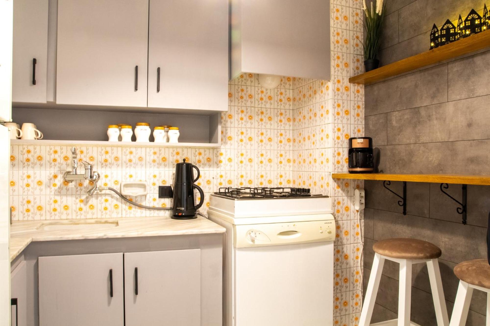 Gorgeous Flat with Balcony in Izmir Konak photo 3