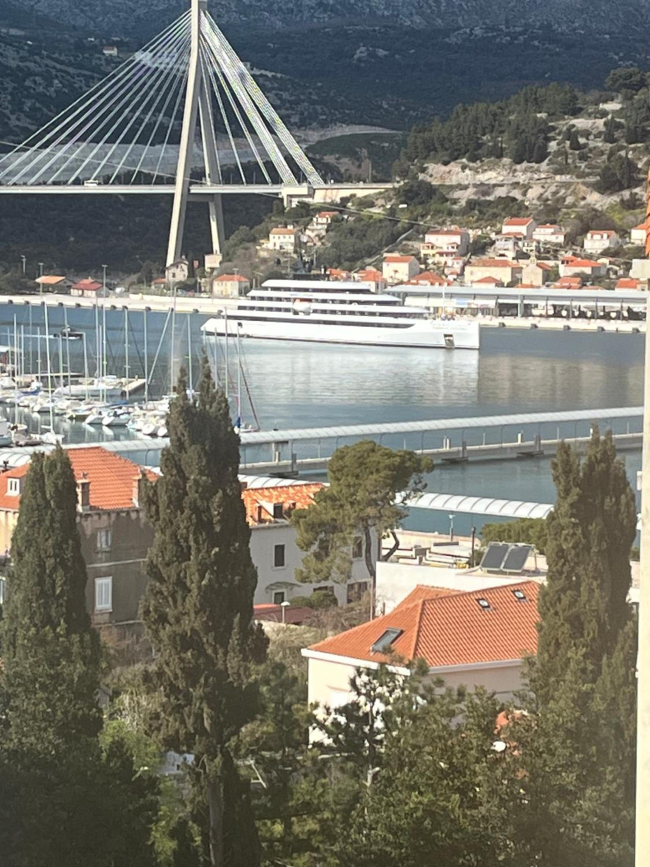 King's Landing Esma' house