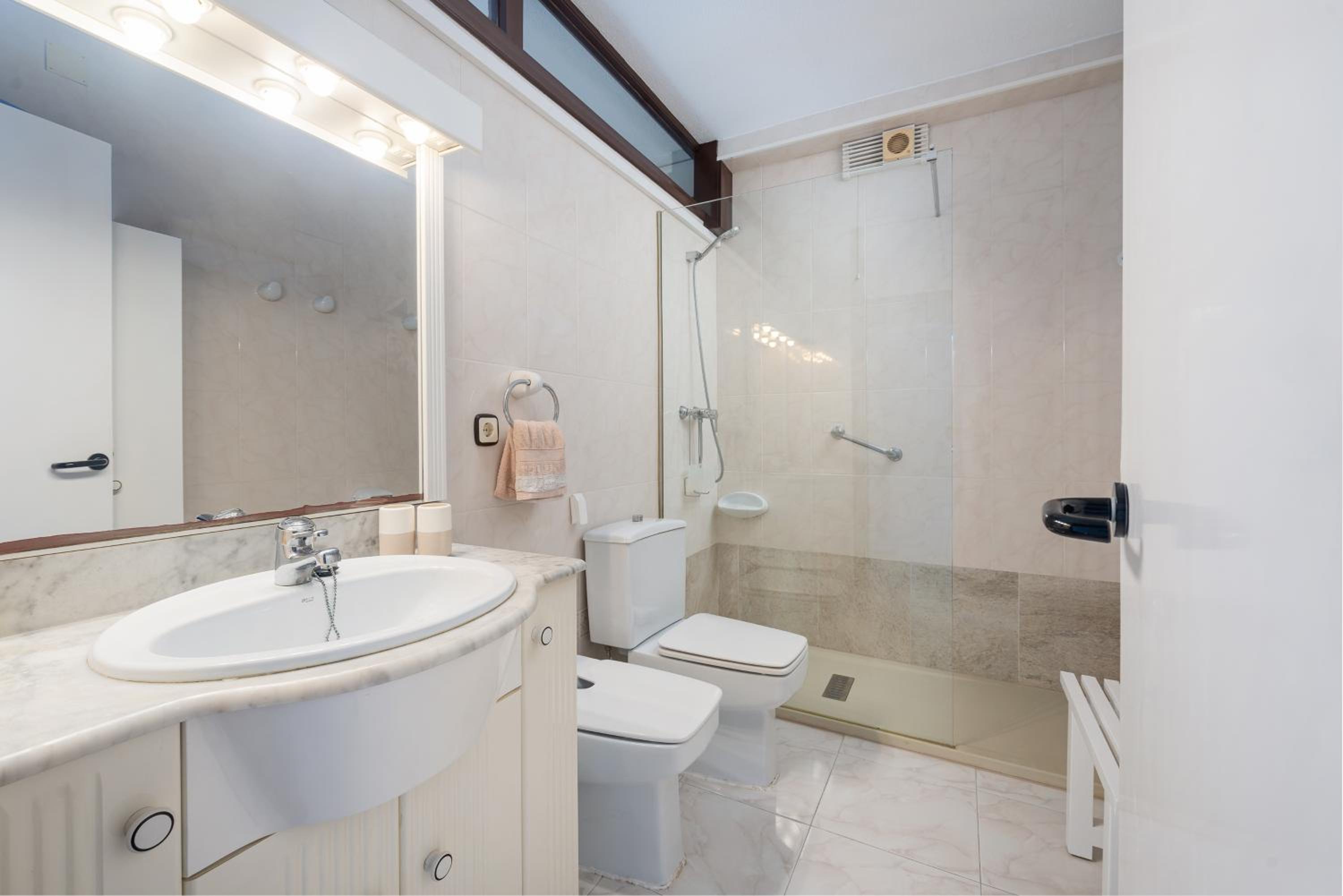 Apartment Oiza Canopus Sea Views at the beach view 2
