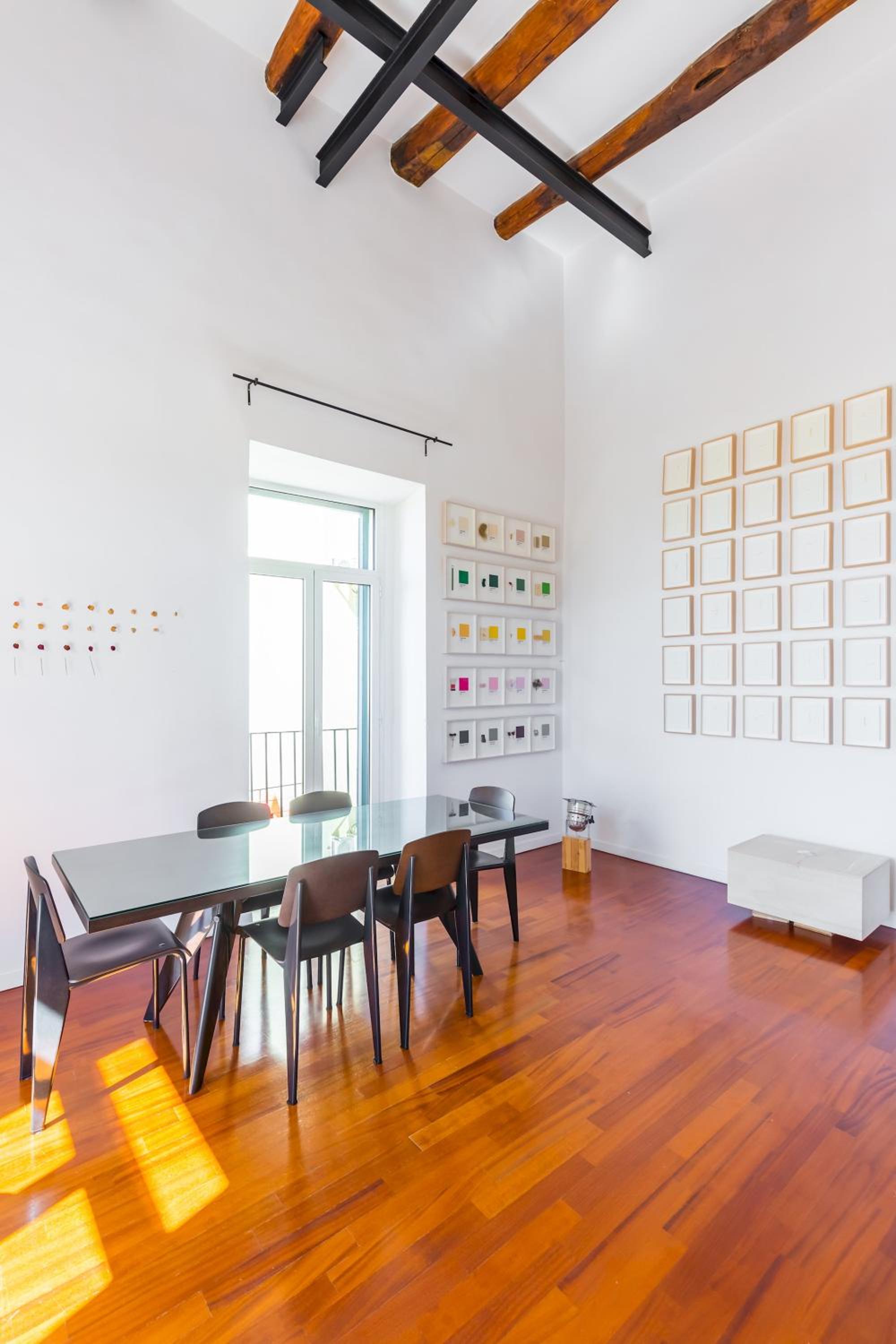 Contemporary Art House with a view by Napoliapartments
