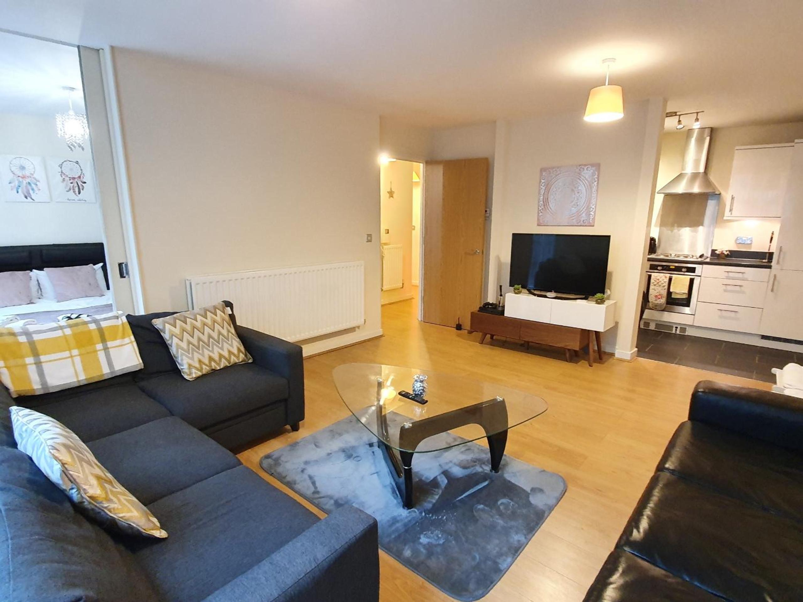 Dazzon Apartments - HUB - Central MK view 4