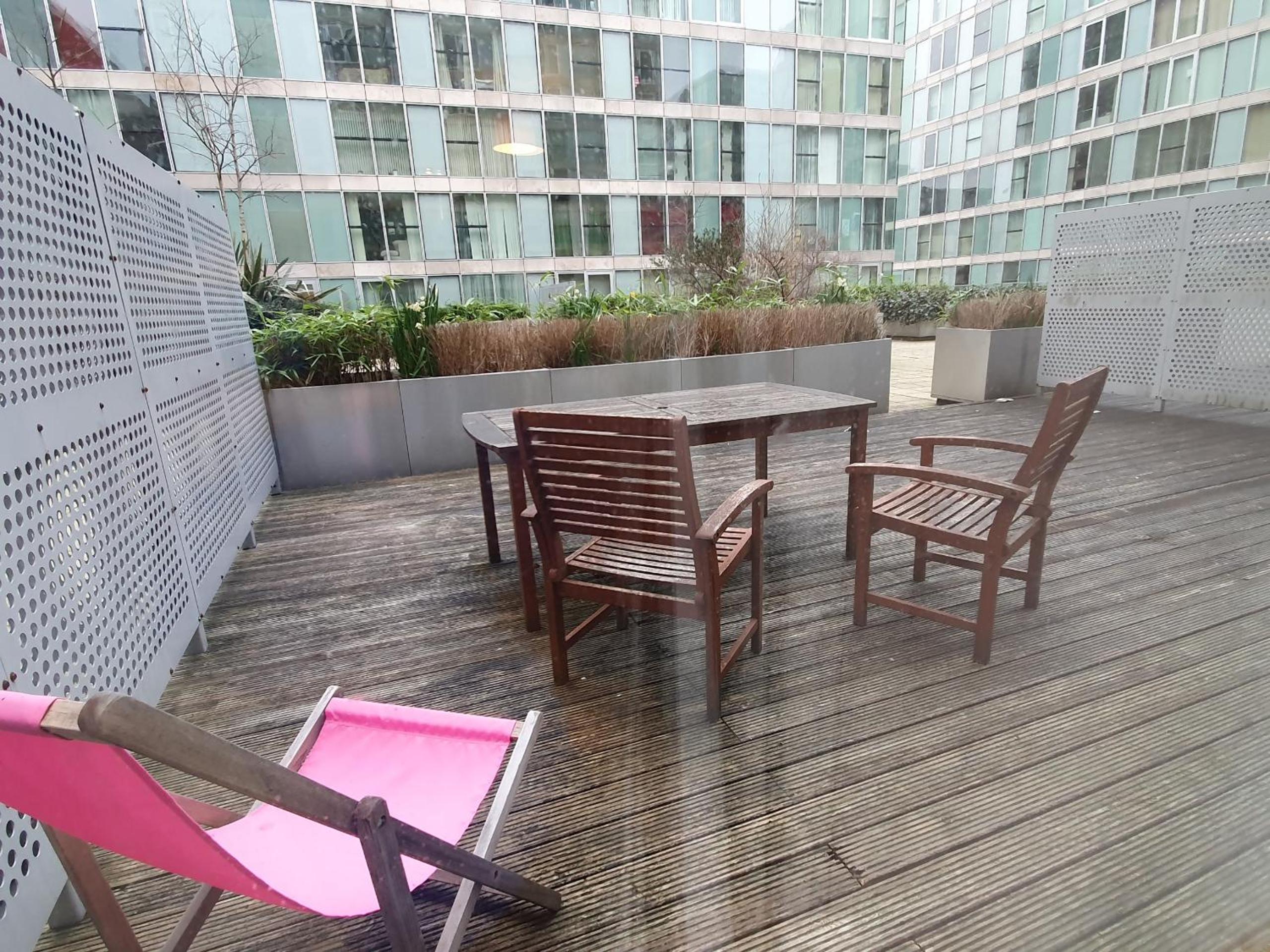 Dazzon Apartments - HUB - Central MK view 5
