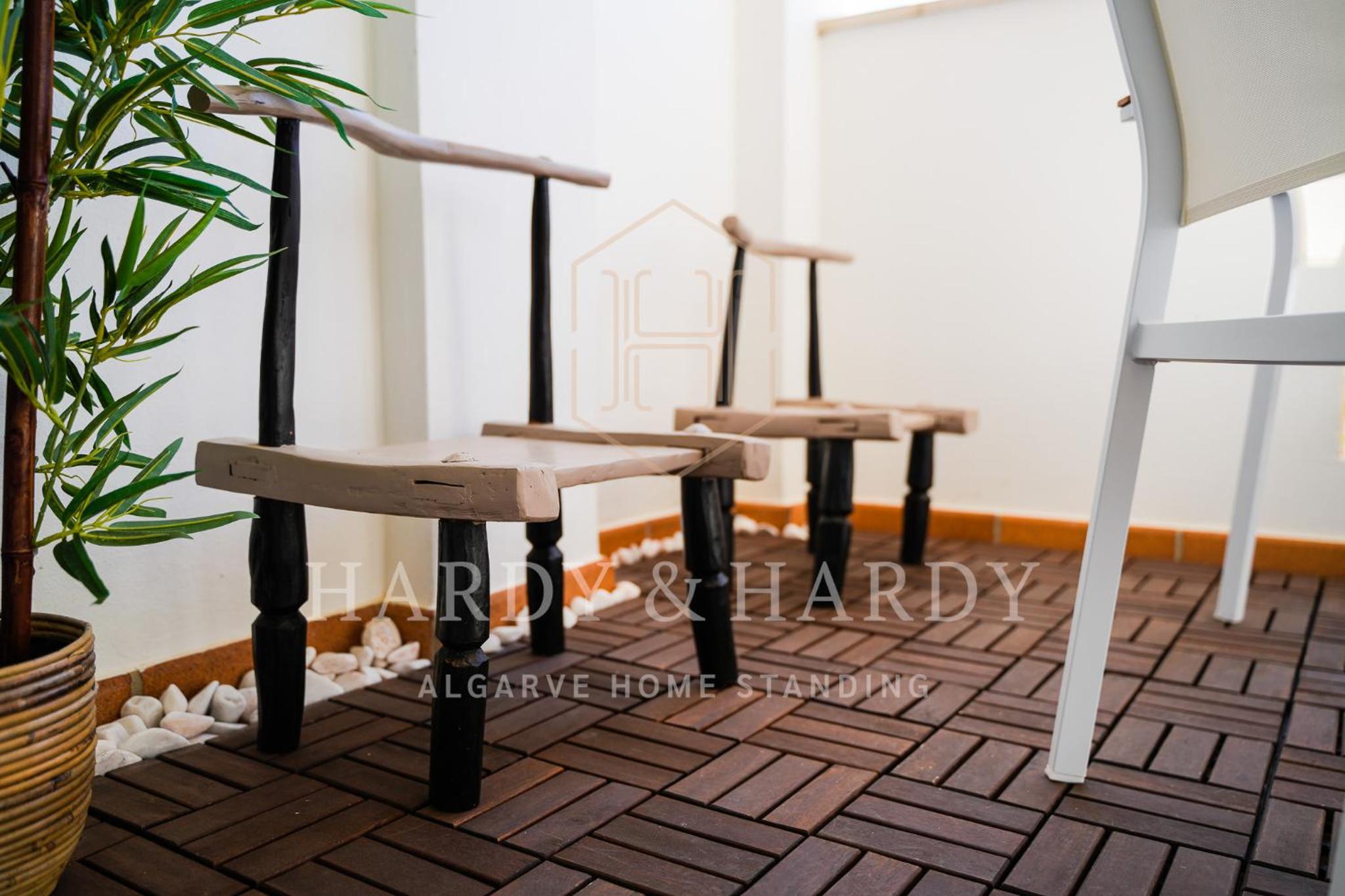 H&H - RARE Chic & Cosy Apartment with wonderful sea views, near to Meia Praia beach and Lagos center