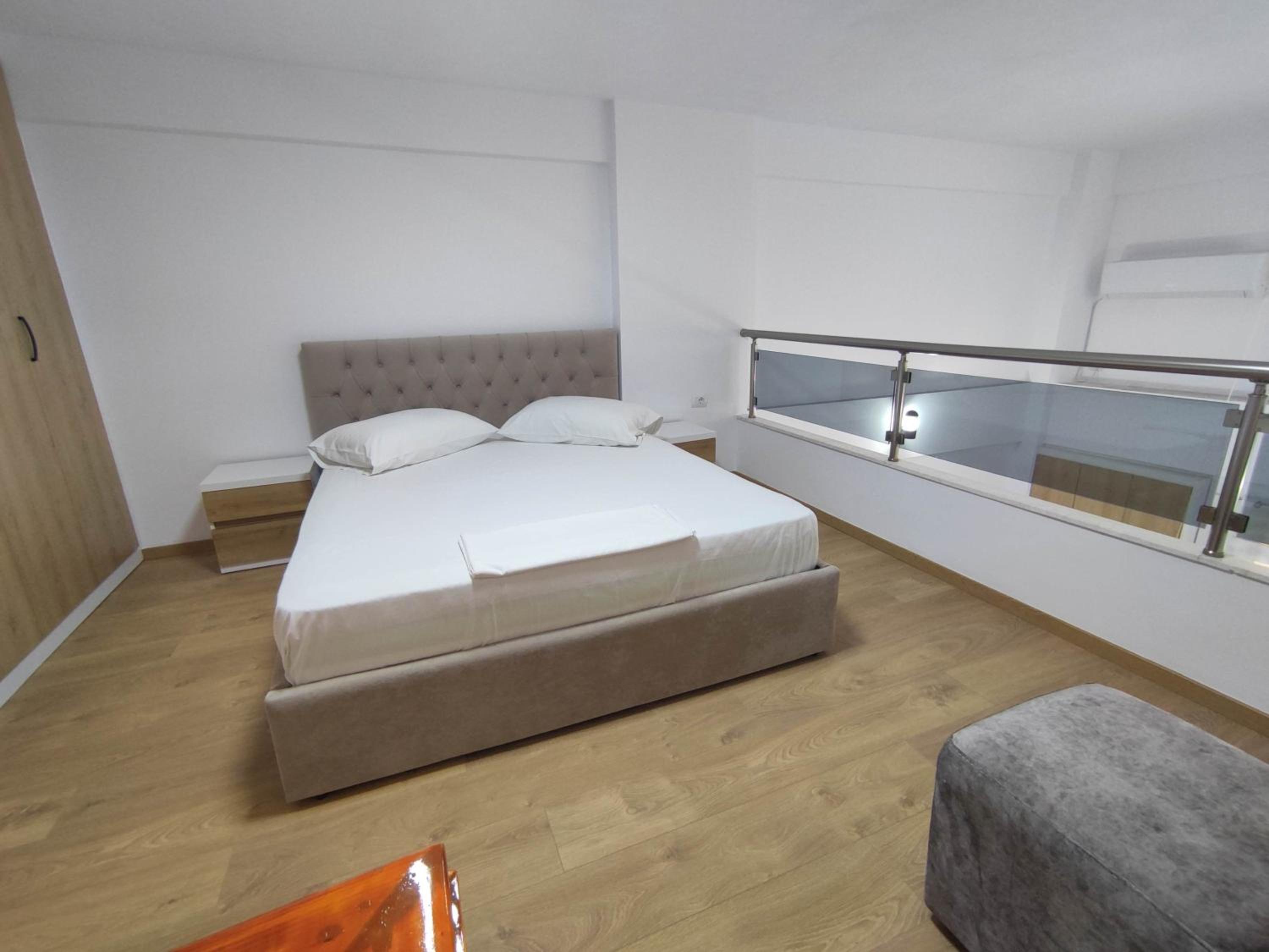 Rose Apartment