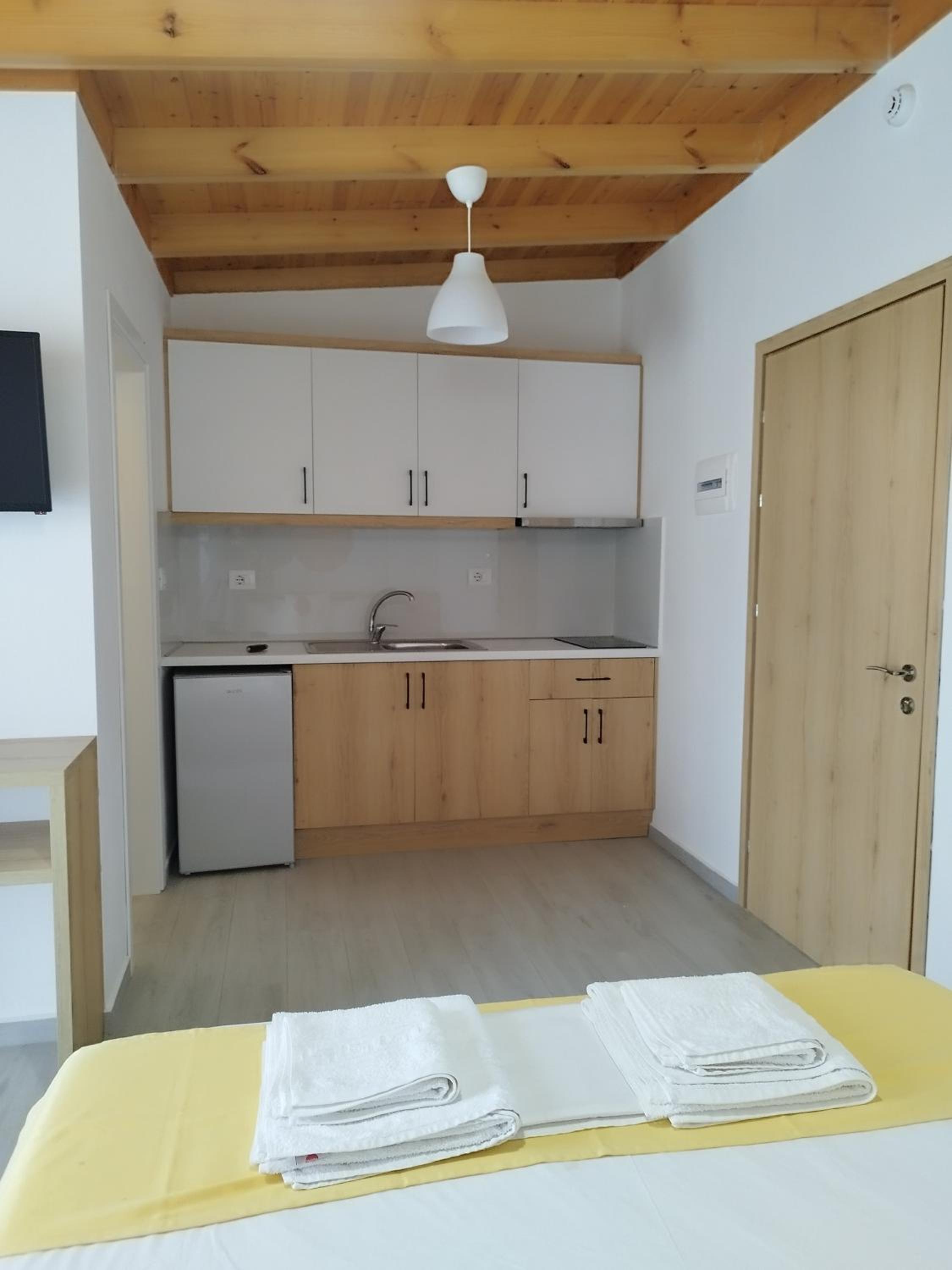 Iris Apartments Ksamil