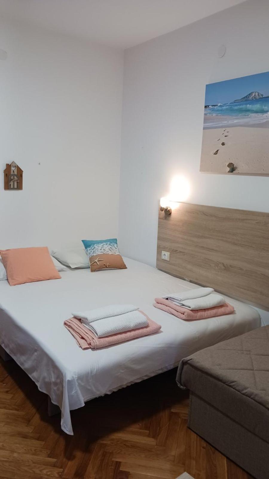 Hotel Studio Dina - Image 1