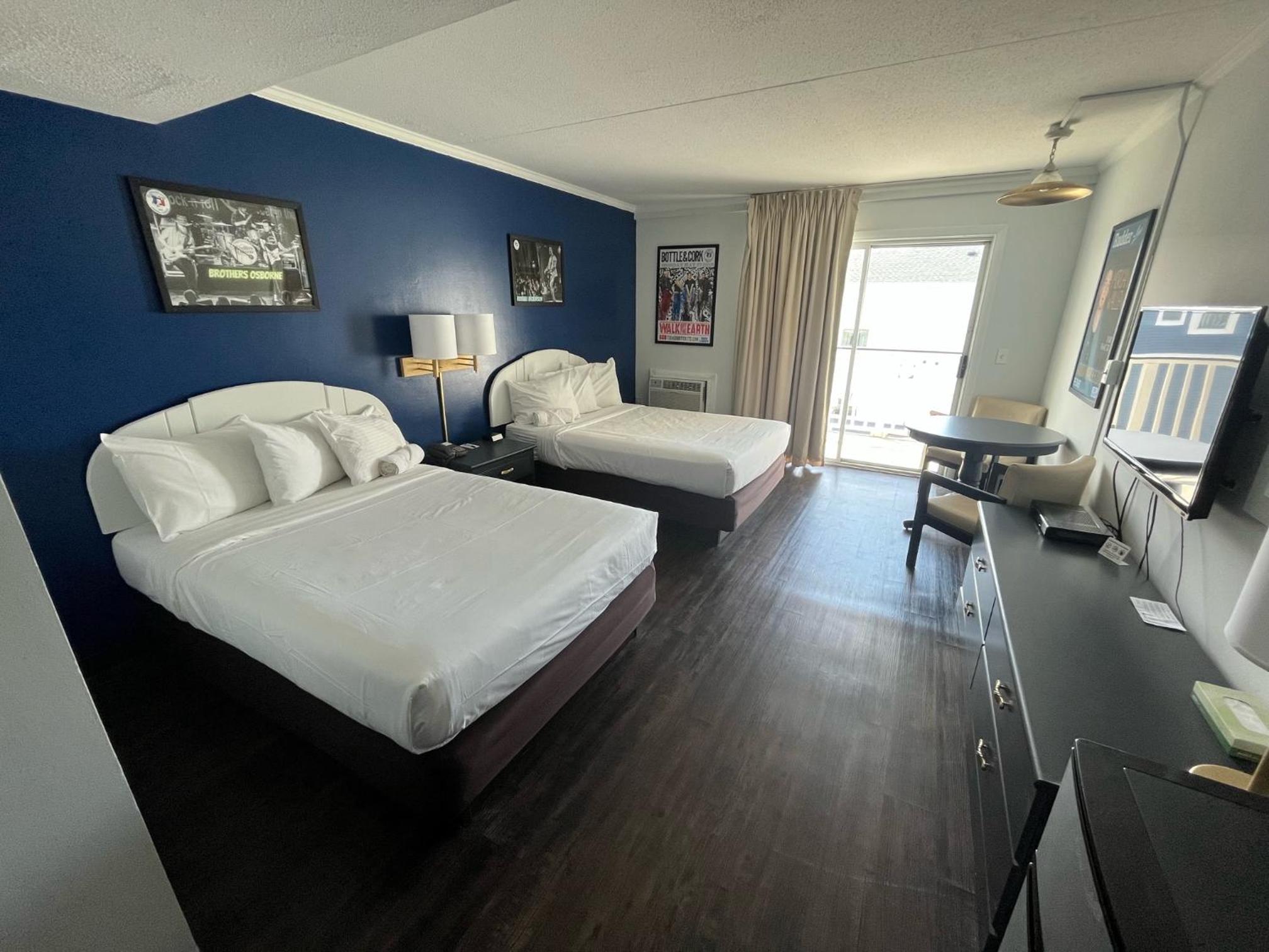 Hotel Dewey view 3
