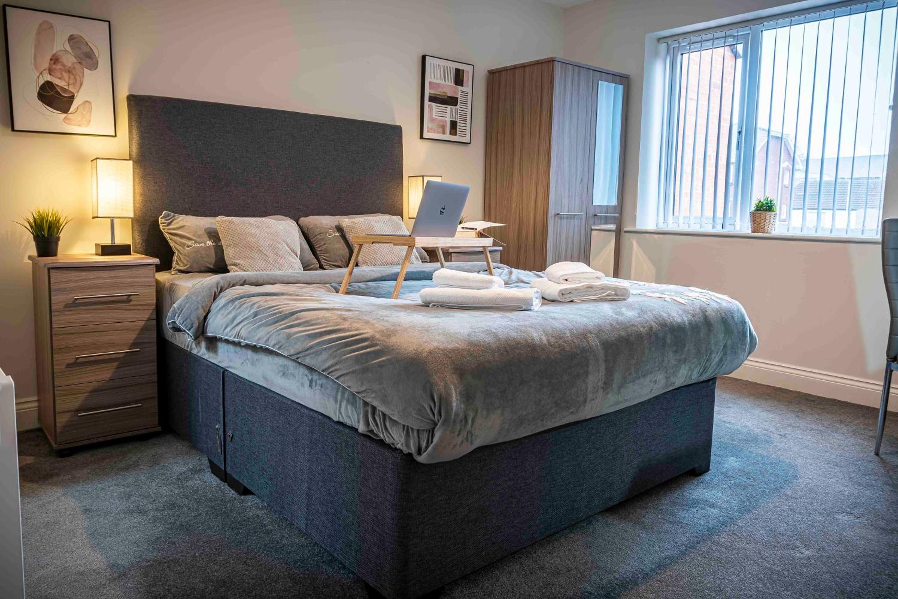 1 Bed House at Velvet Serviced Accommodation Swansea with Free Parking & WiFi - SA1 view 4