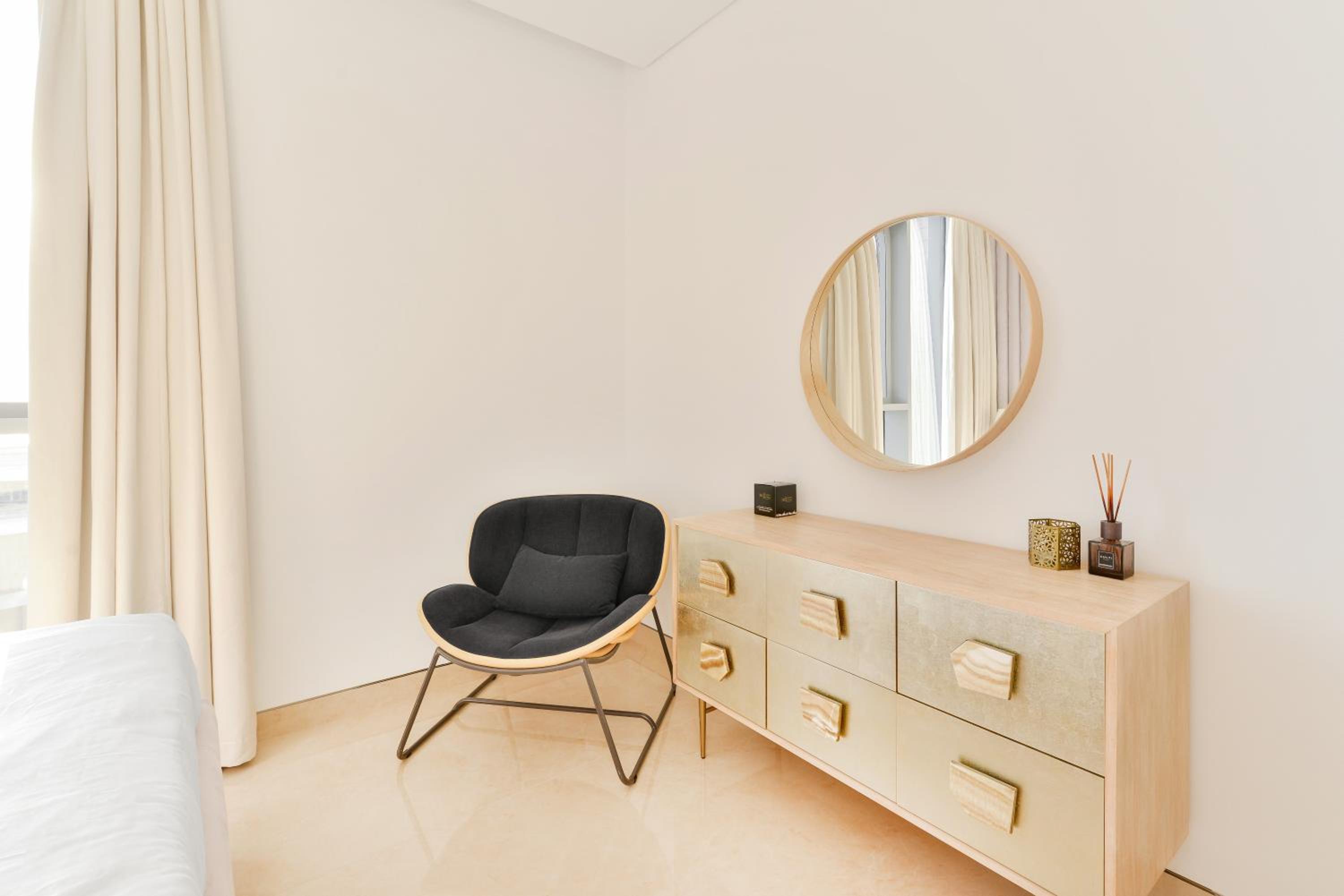 Posh 2 BR Oceanfront Apt in the Heart of Bluewaters Island