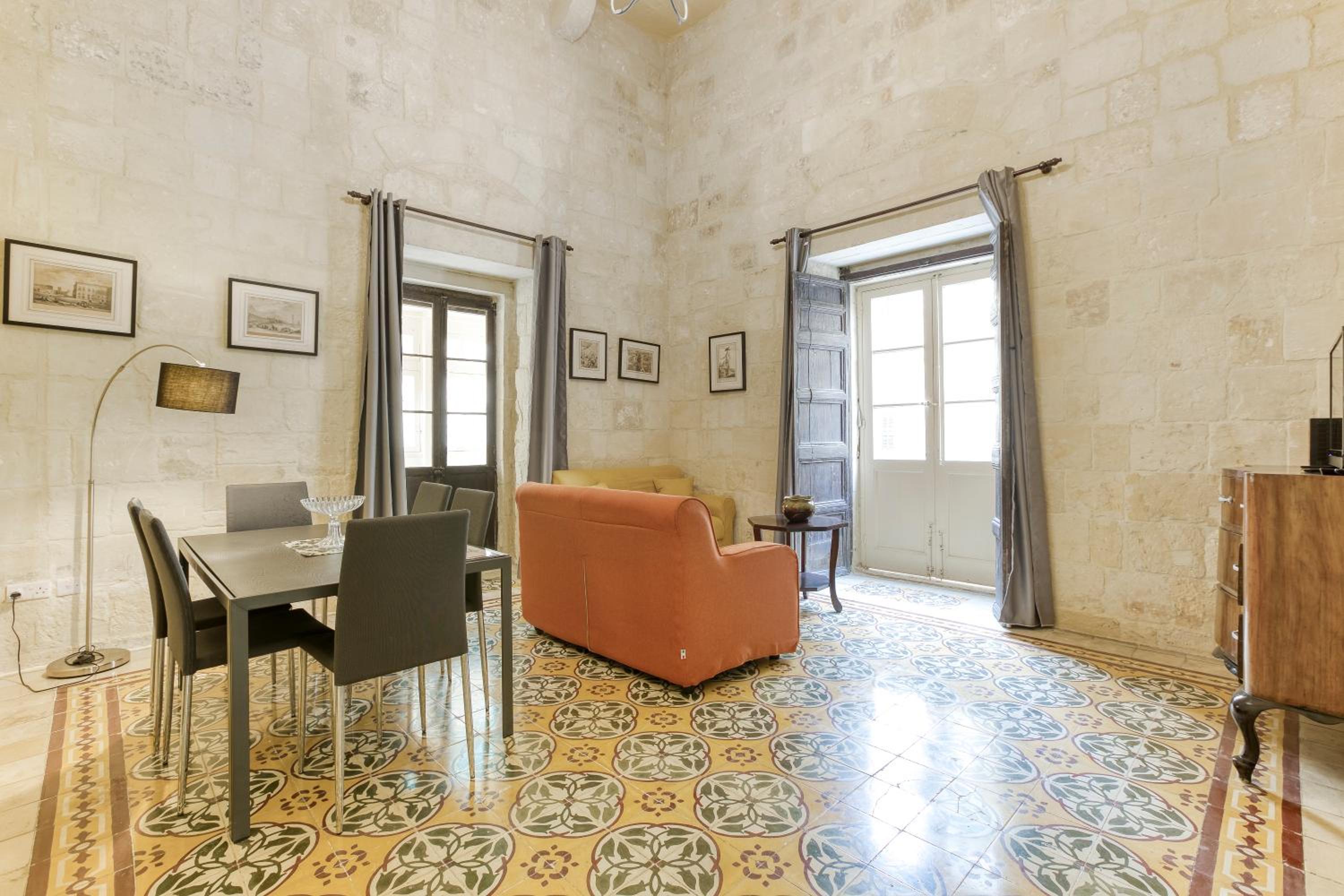 VLT214- Valletta 2 Bedroom Townhouse