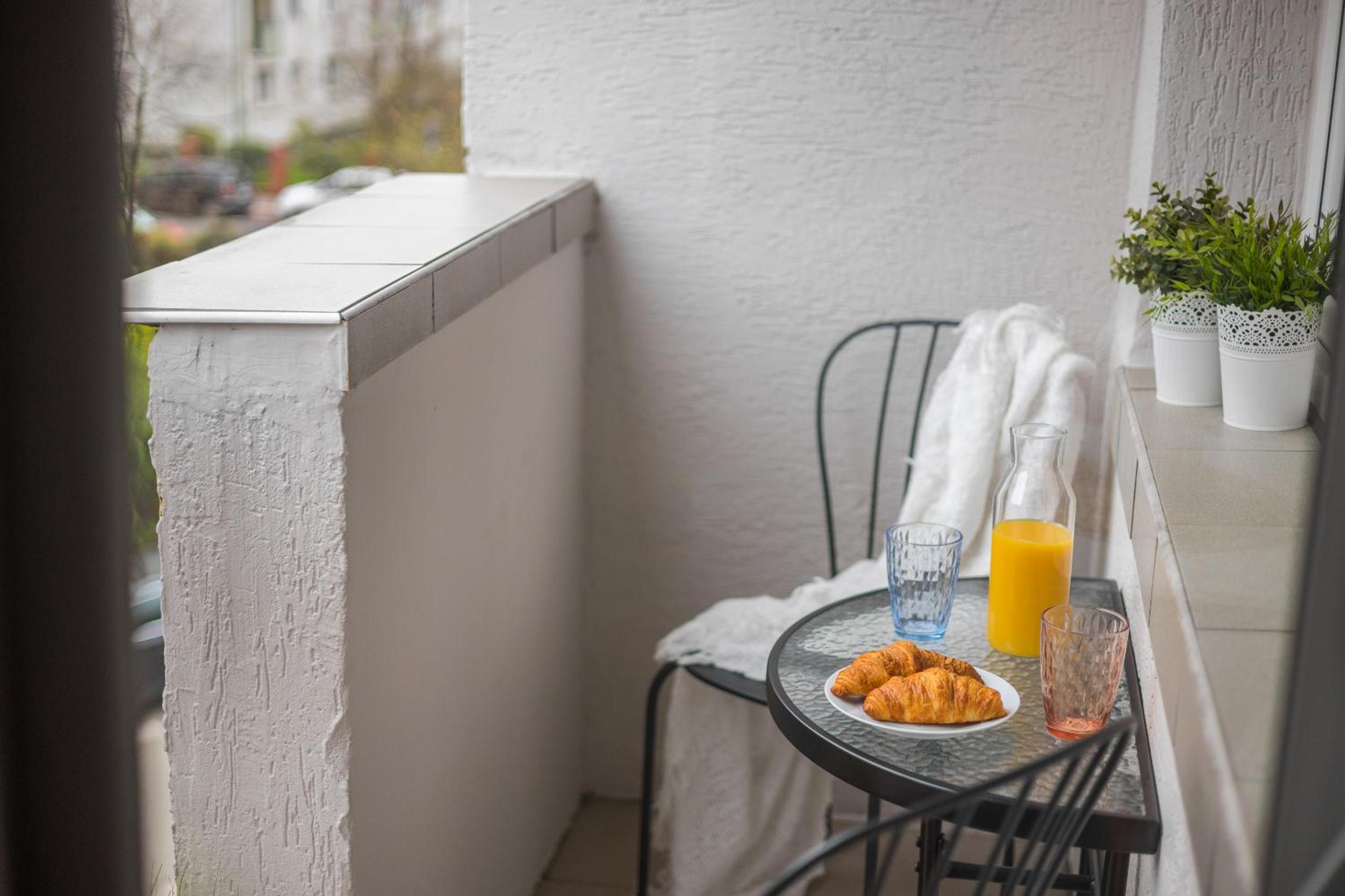 Bright Apartment with Positive Vibes