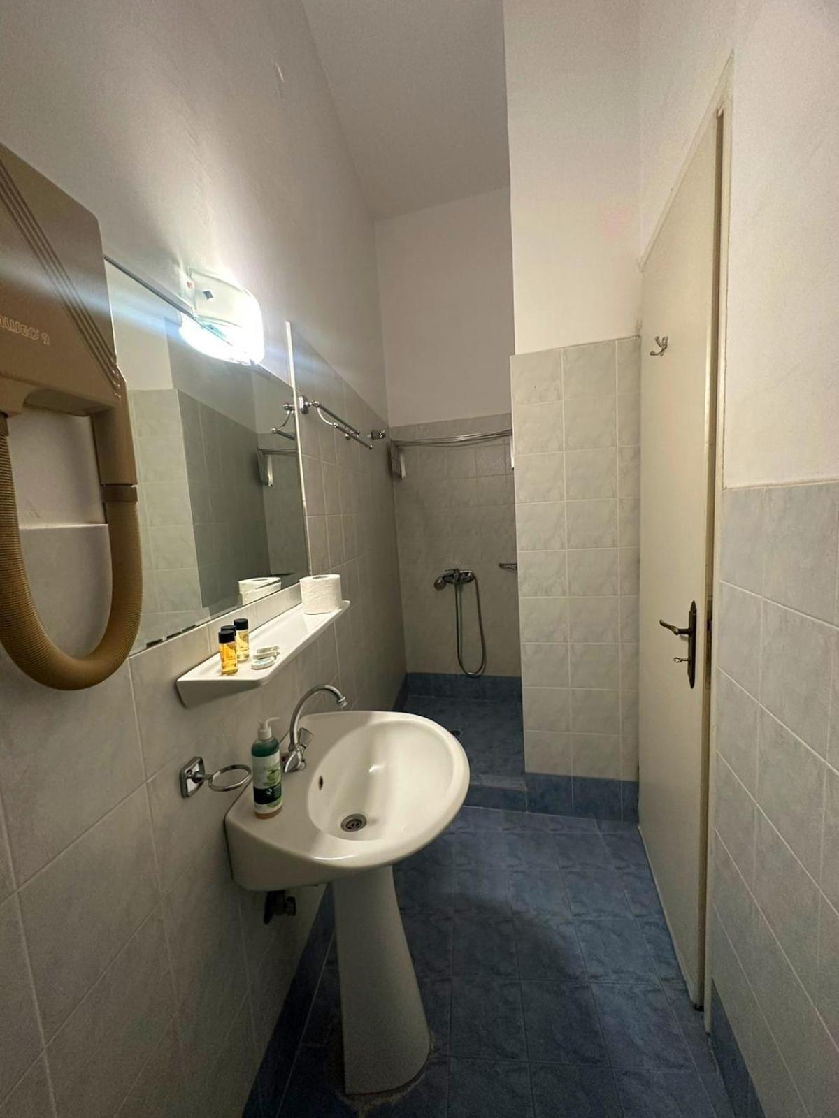 Loutraki Vacations - Vassilikon Hotel - Property Image 7