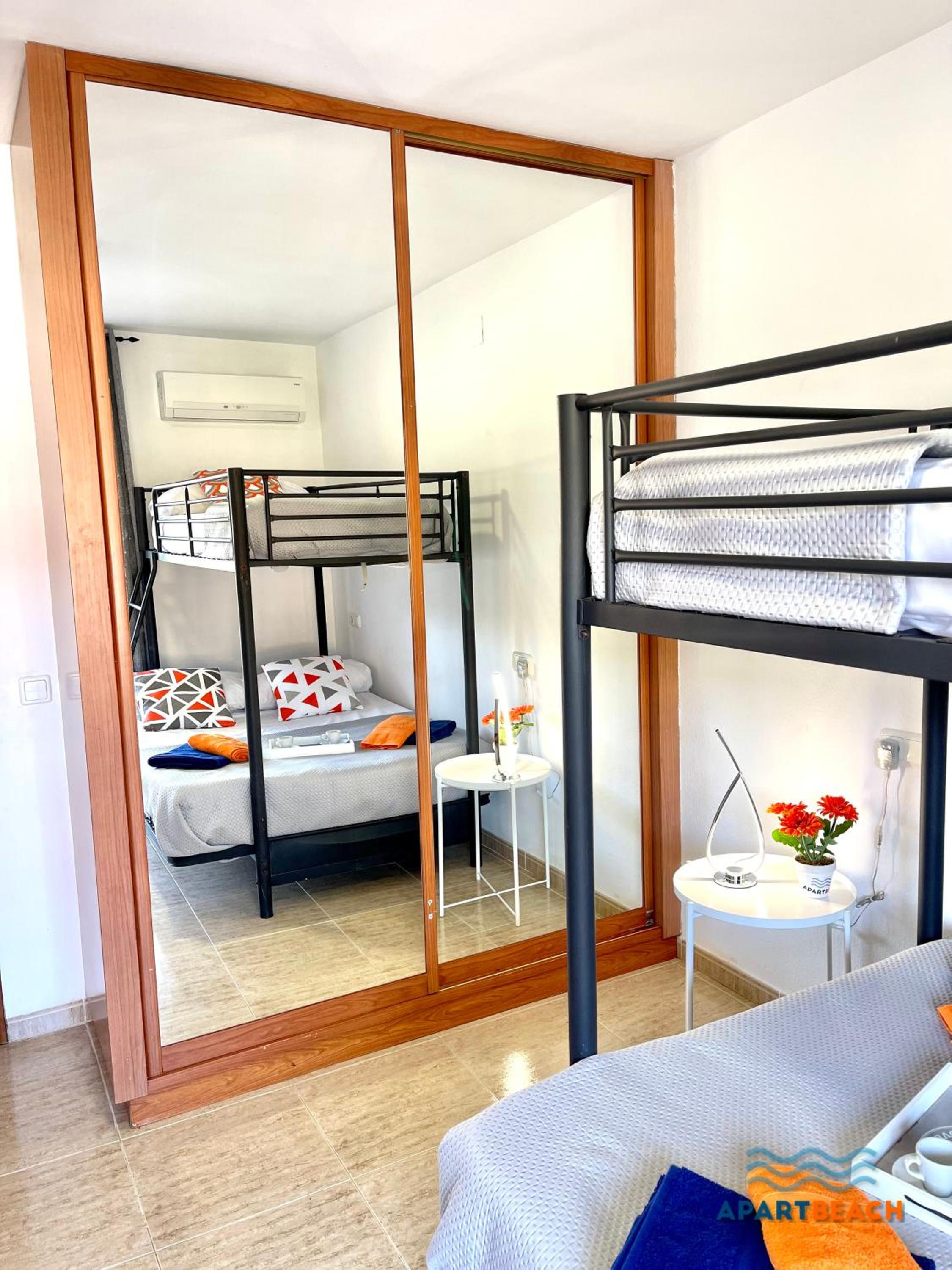 APARTBEACH GREEN RELAX MUY LUMINOSO JUNTO PLAYA y BARBACOA view 3