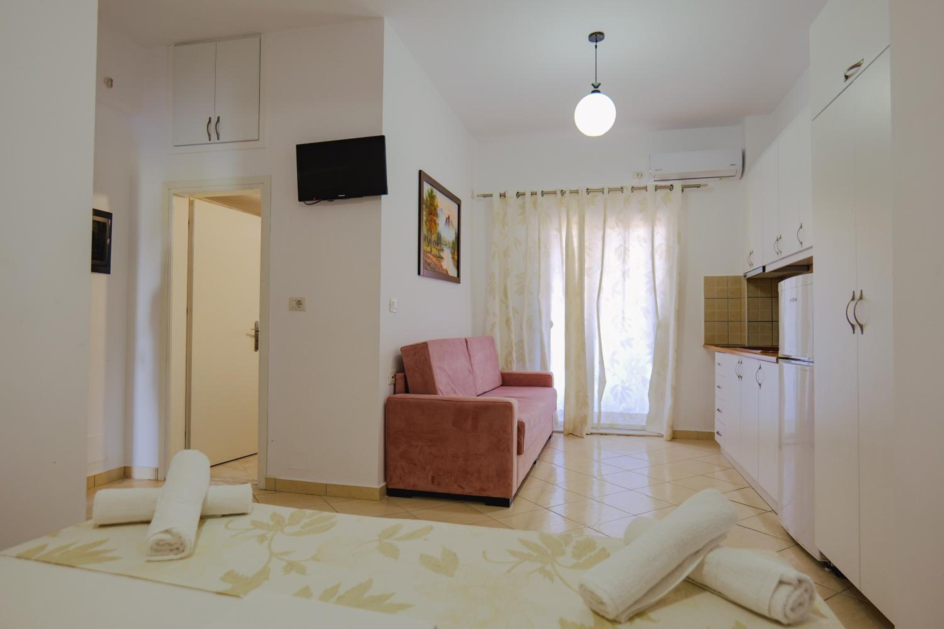 Eleni Guest House