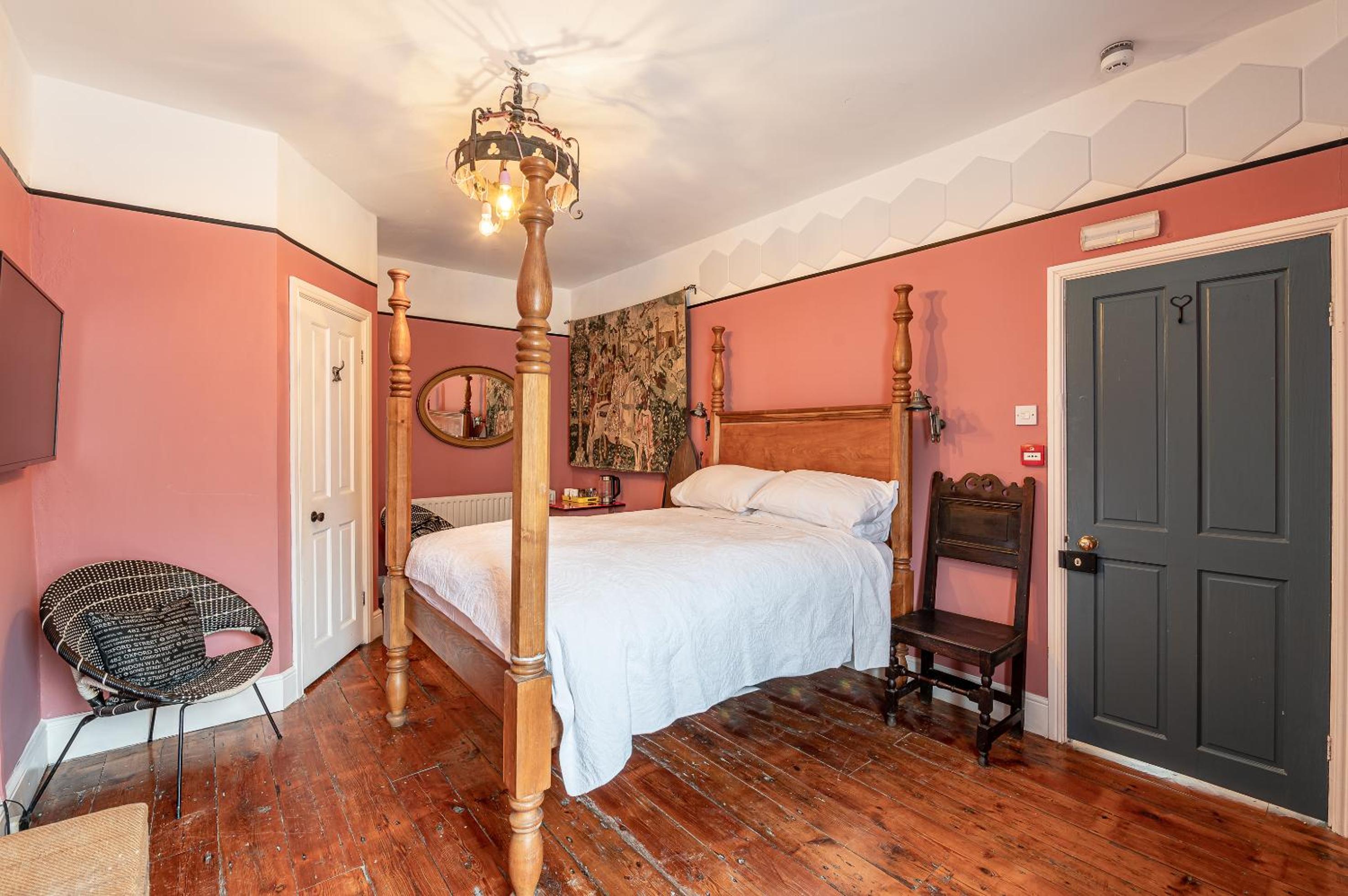Moonfleet Guest House