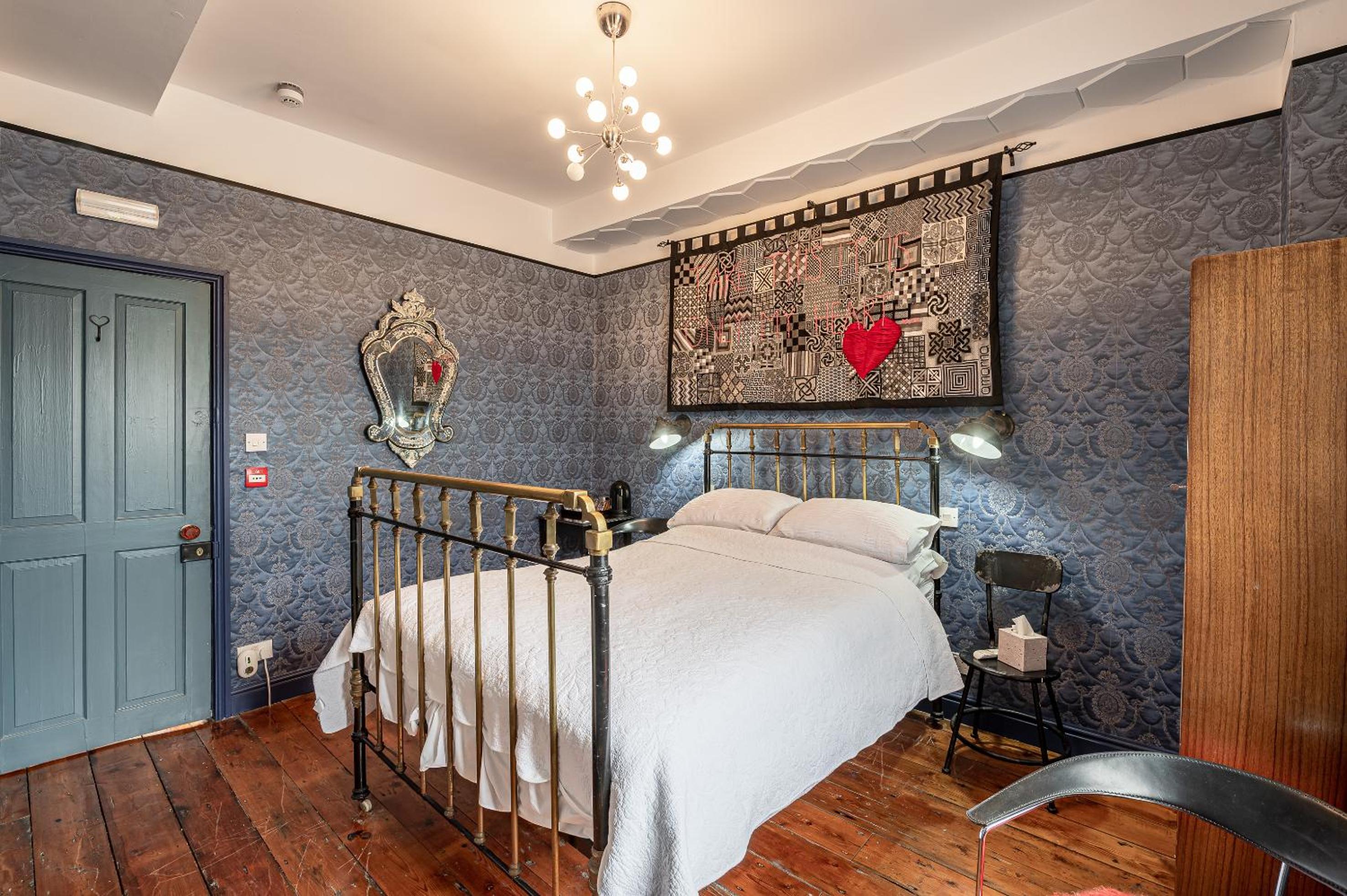 Moonfleet Guest House