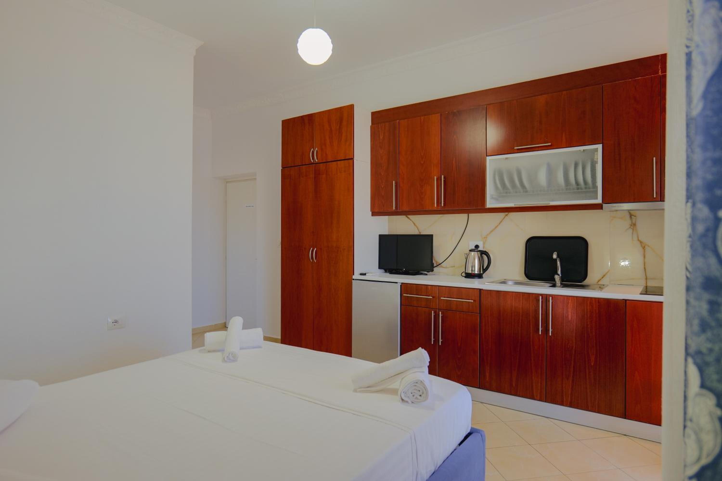 Eleni Guest House