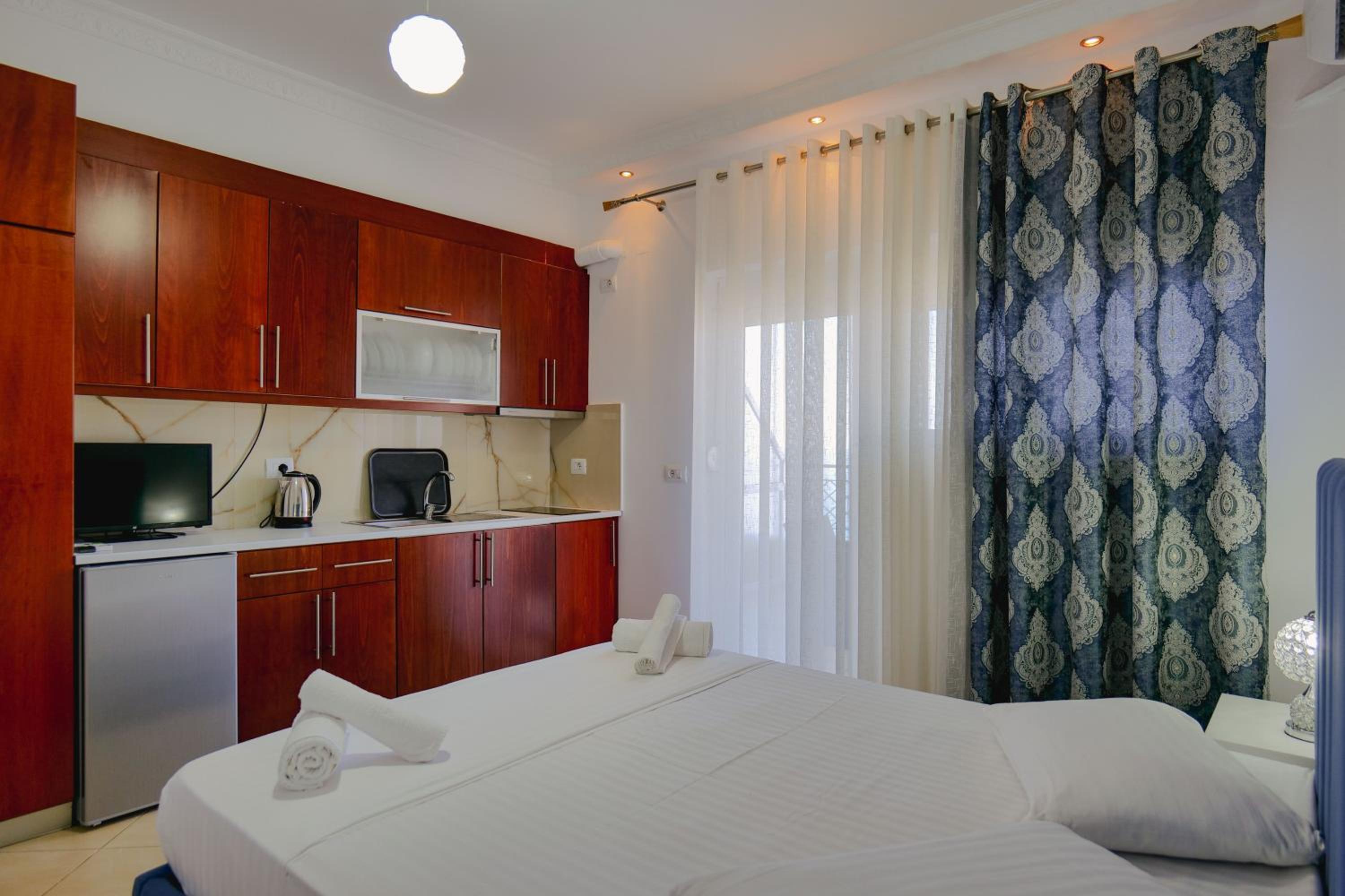 Eleni Guest House