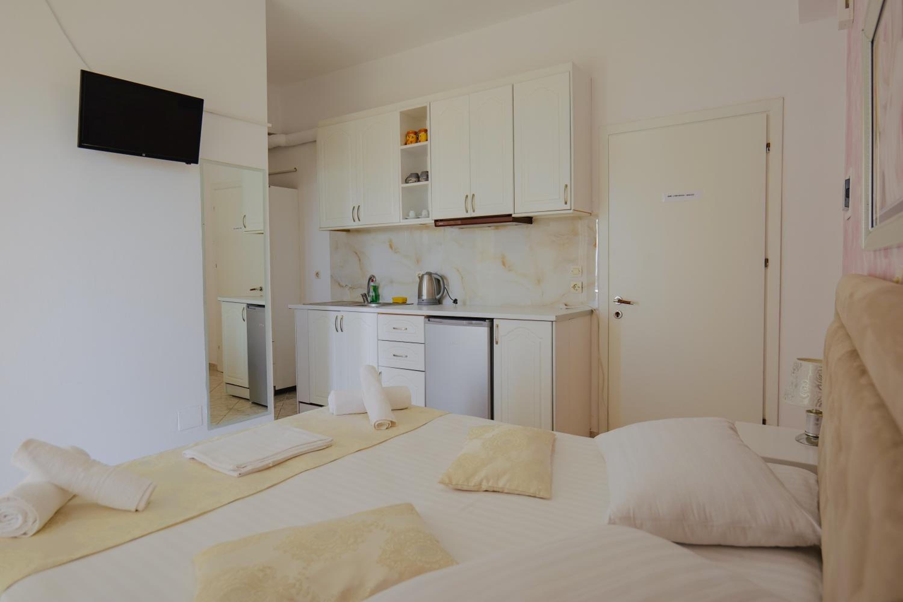 Eleni Guest House