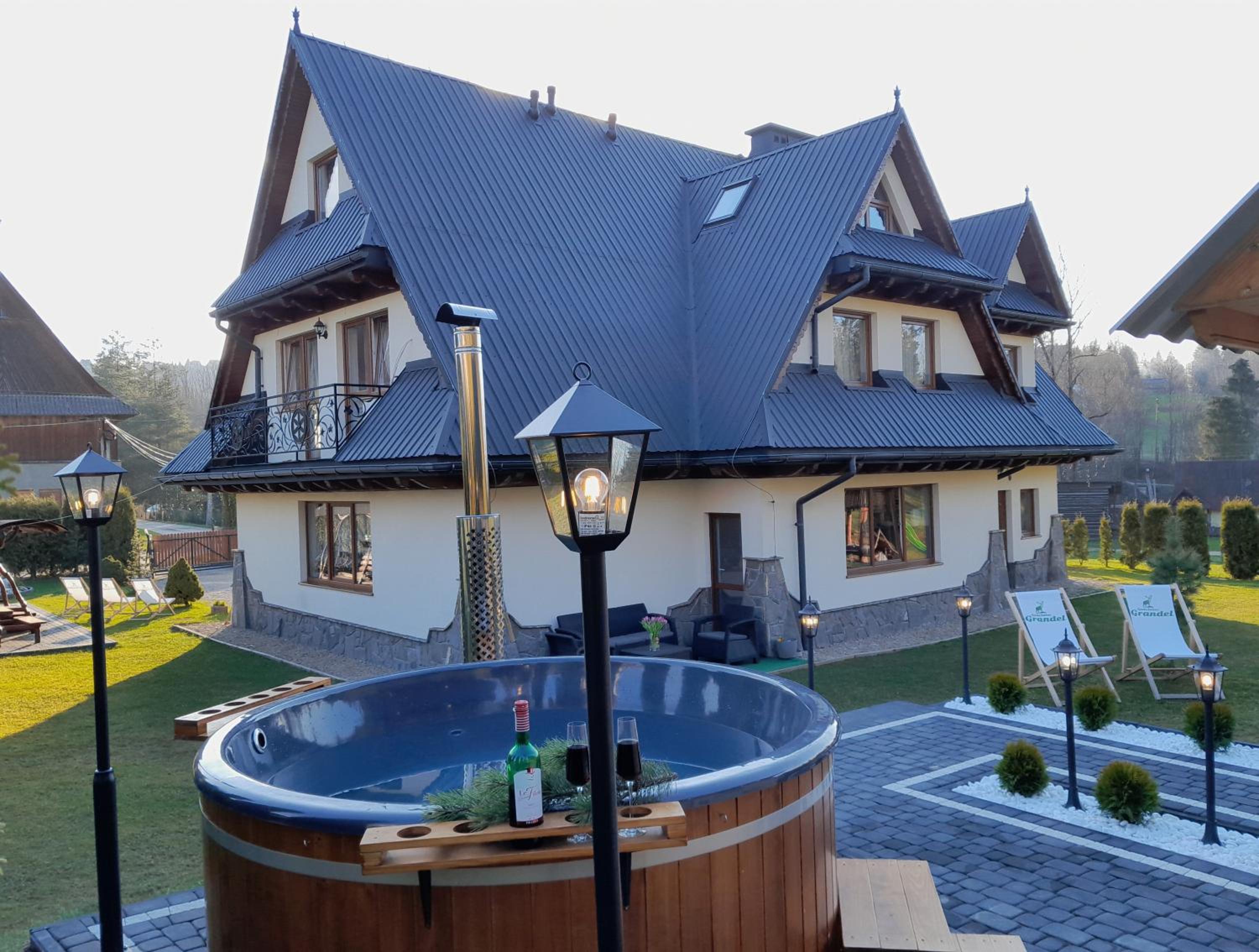 Gościniec Grandel domek z balią z jacuzzi i sauną