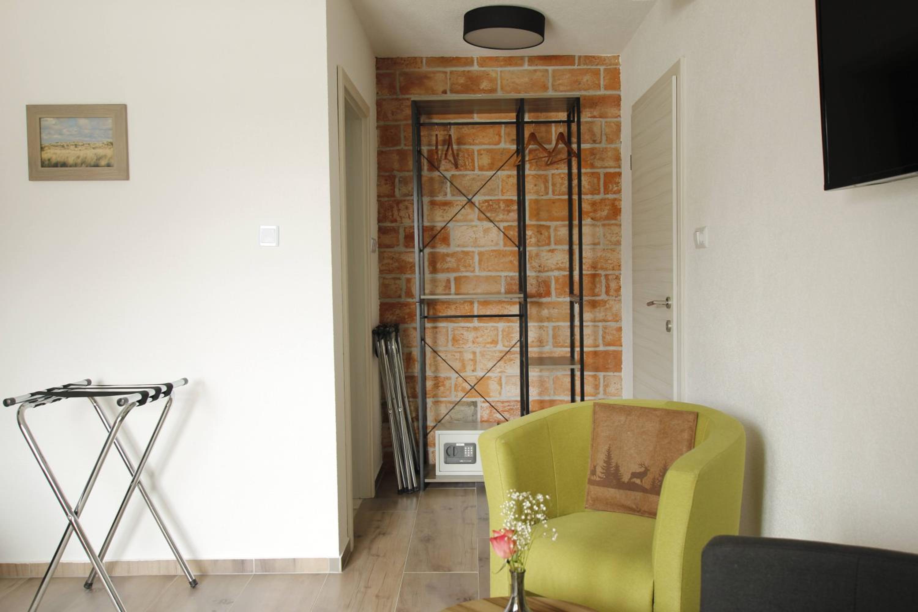 Photo 42