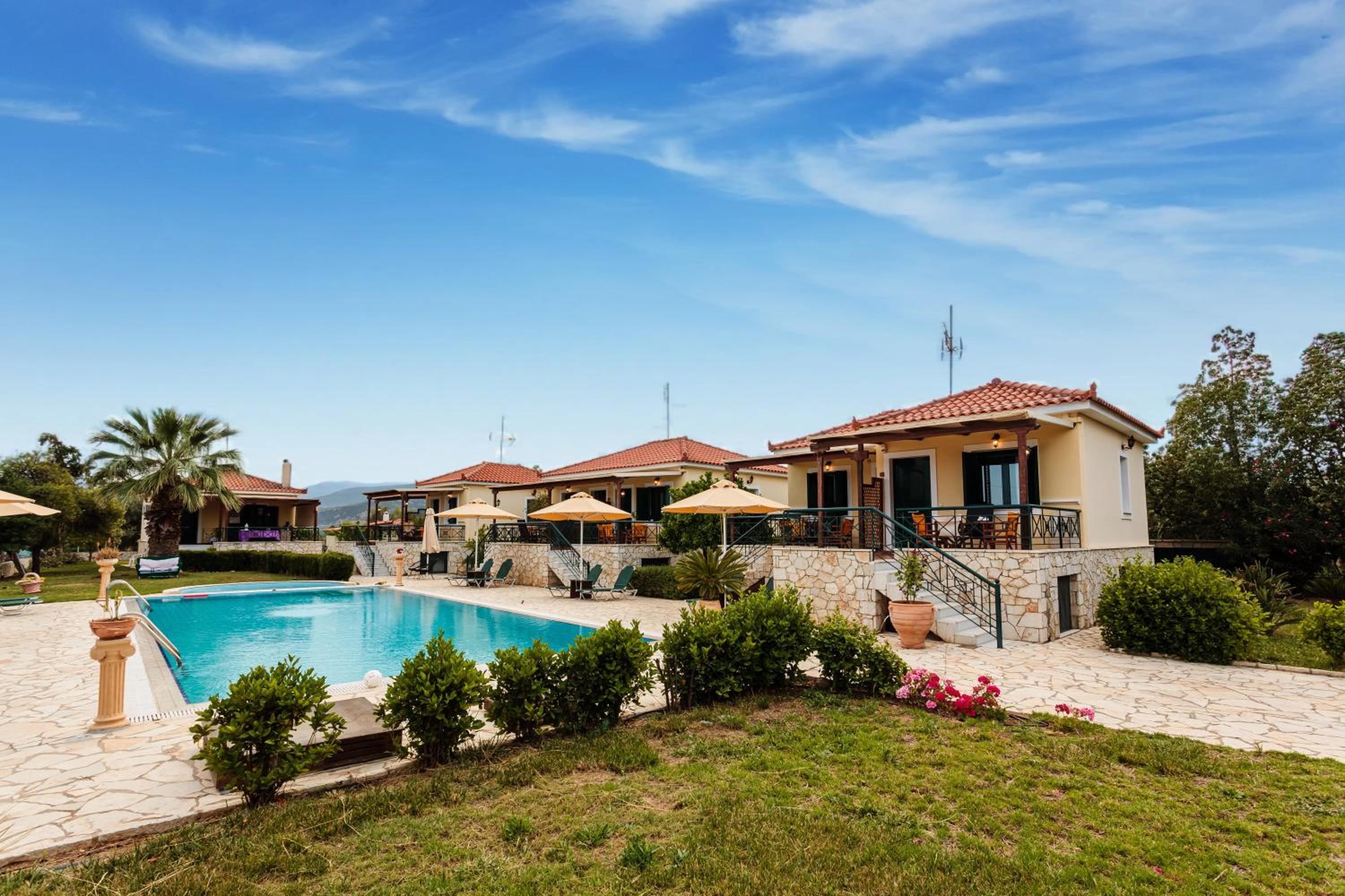 Astros Endless Sunsets - Dukes Poolside Homes photo 3