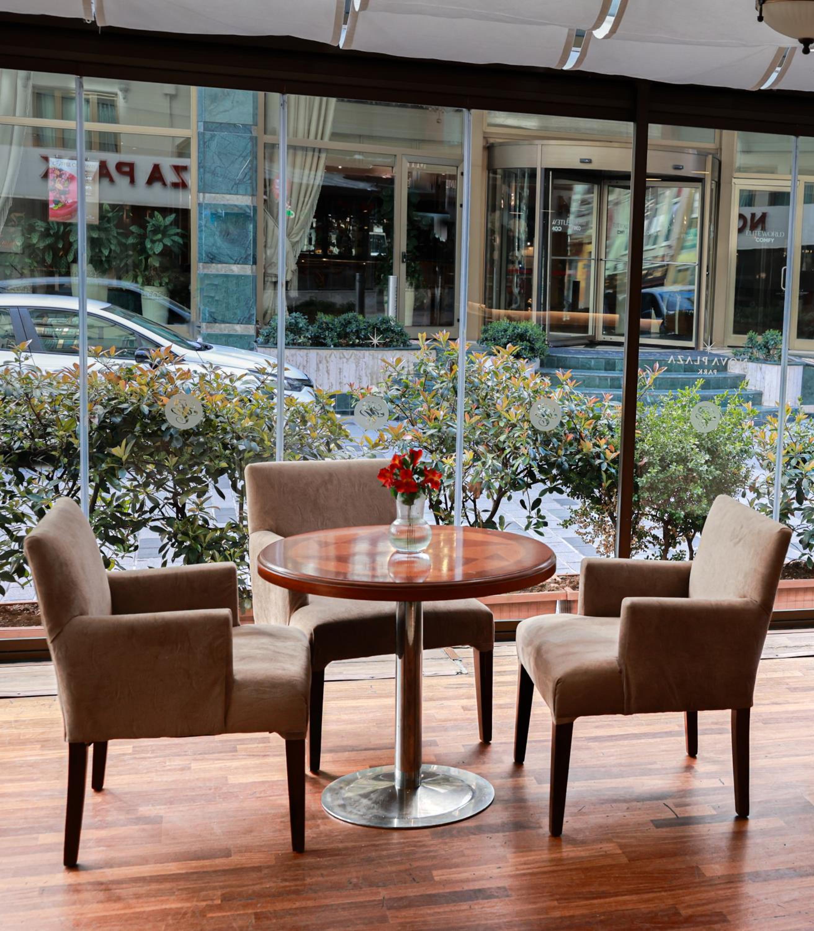 Nova Plaza Park Hotel - Image 7