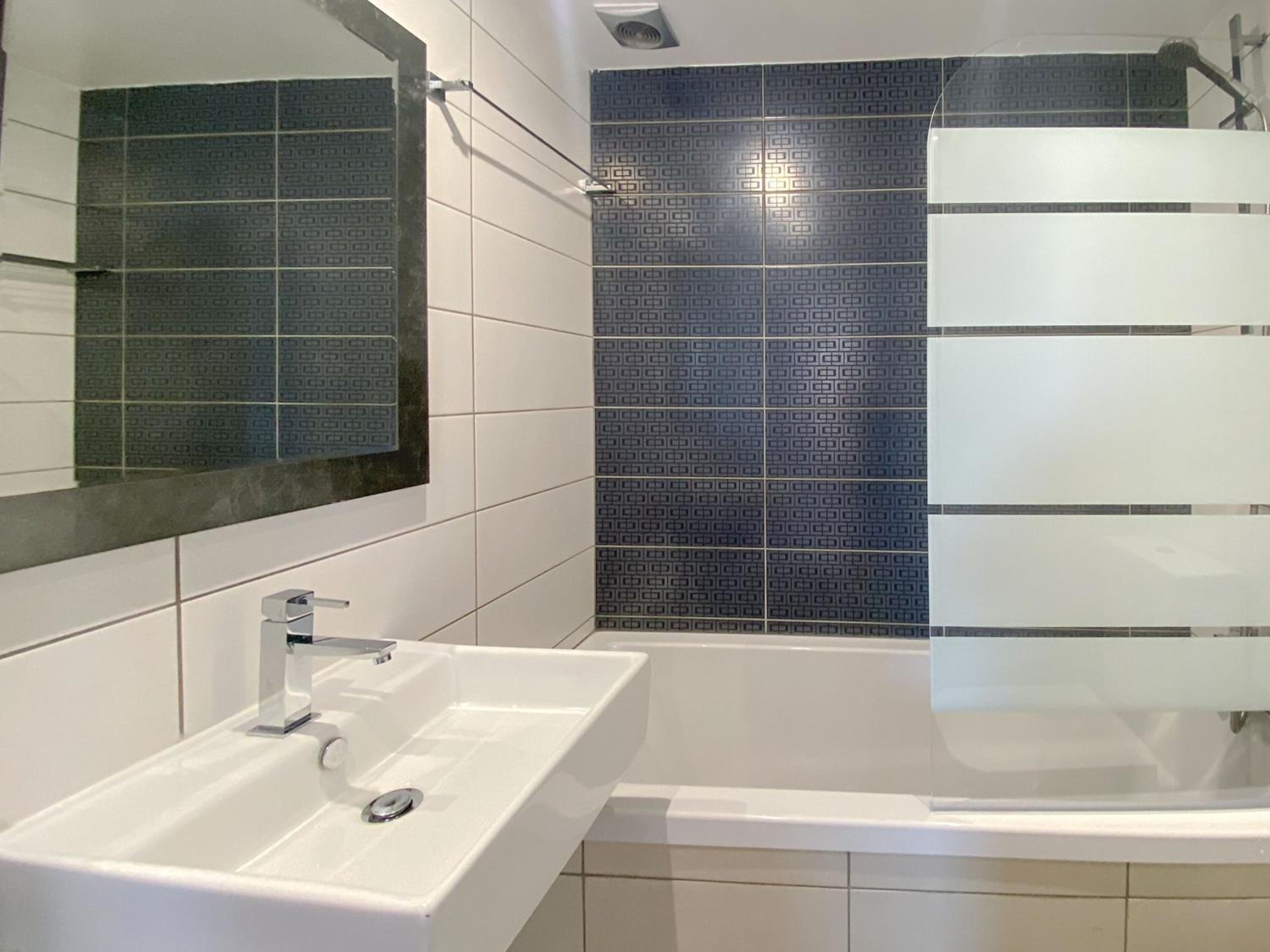 Phaedrus Living: City Flat Rafaella 6
