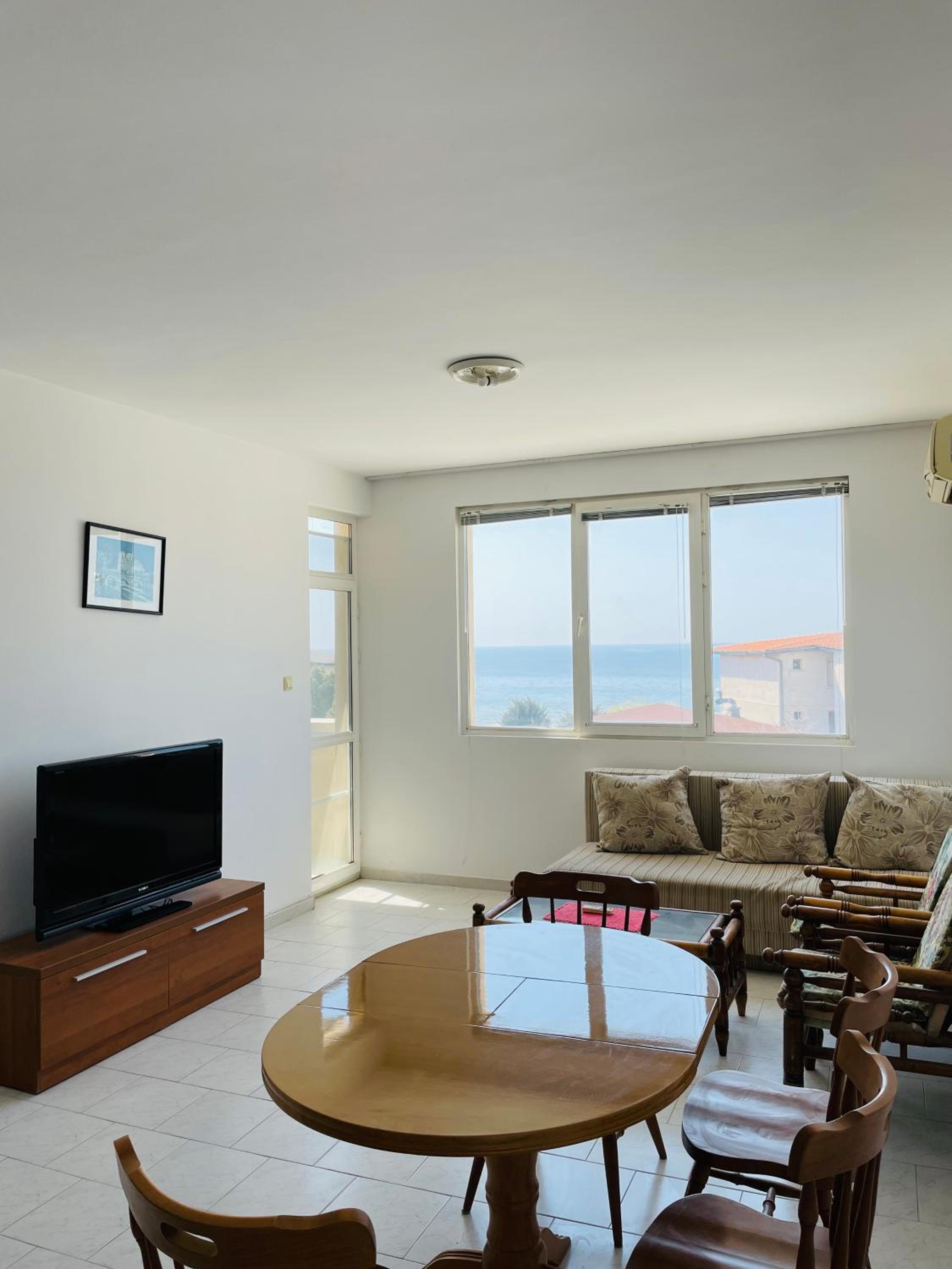 Sun Palace Apartments