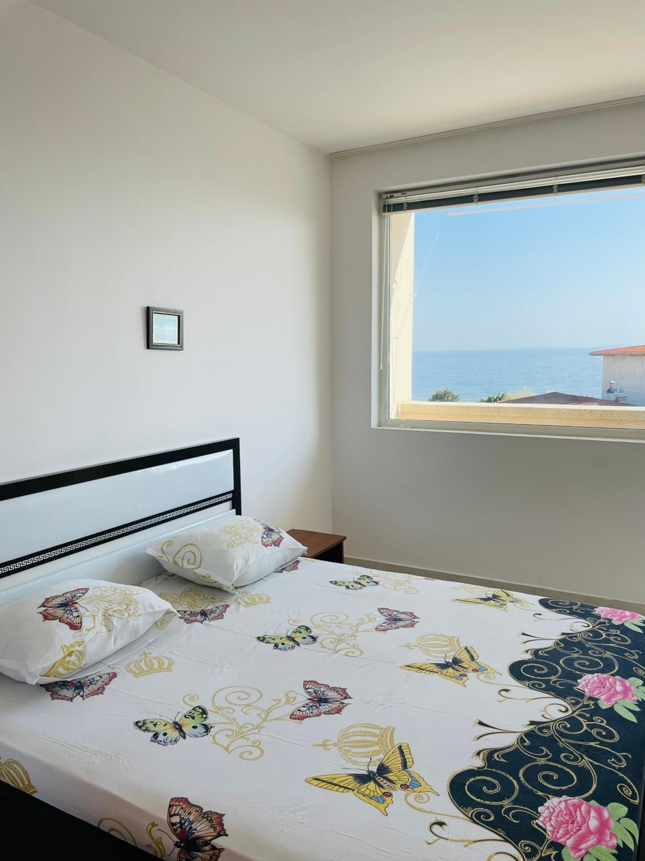 Sun Palace Apartments