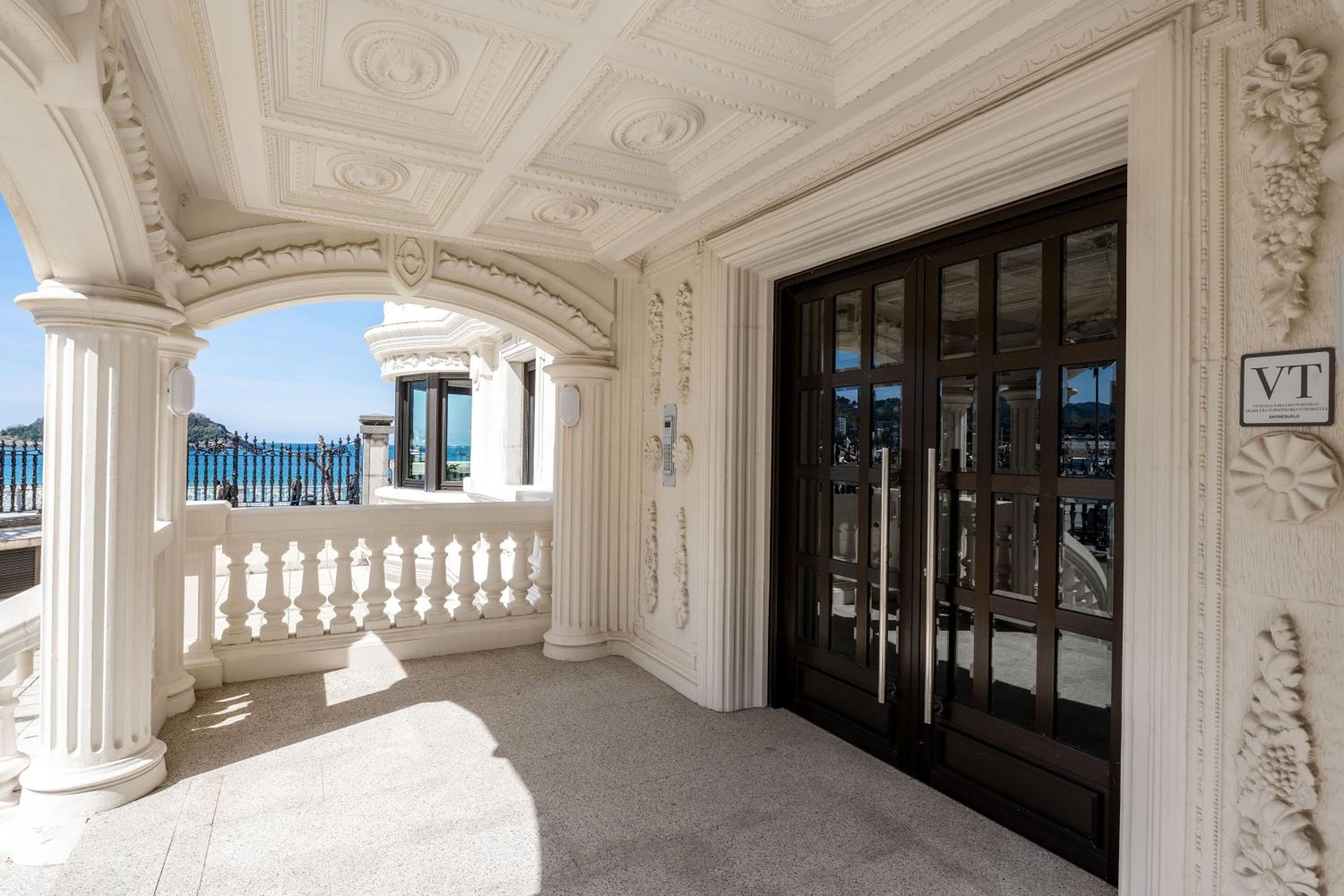 Belle Epoque on the Seafront photo 4
